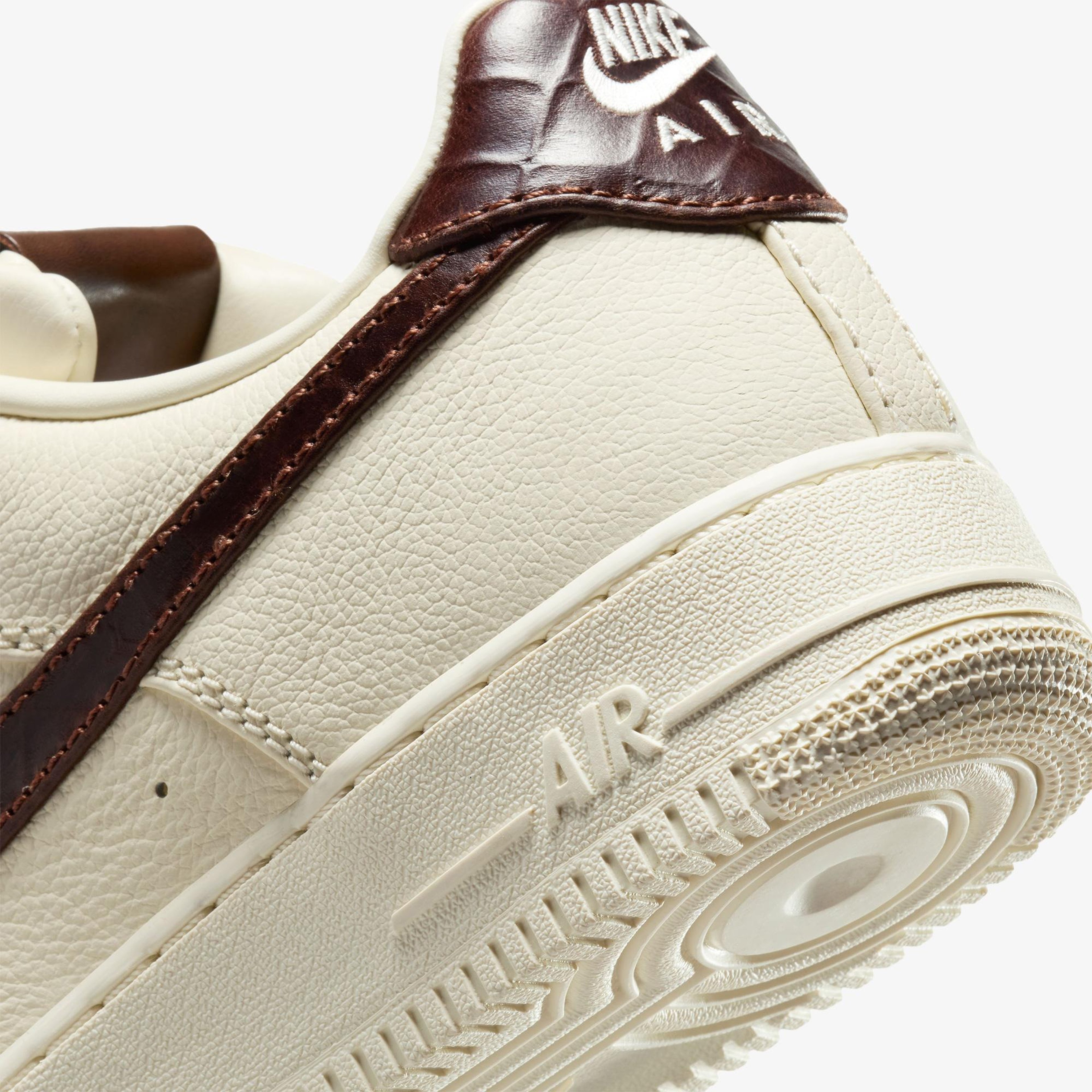 Nike Air Force 1 '07 Erkek Krem Rengi Spor Ayakkabı