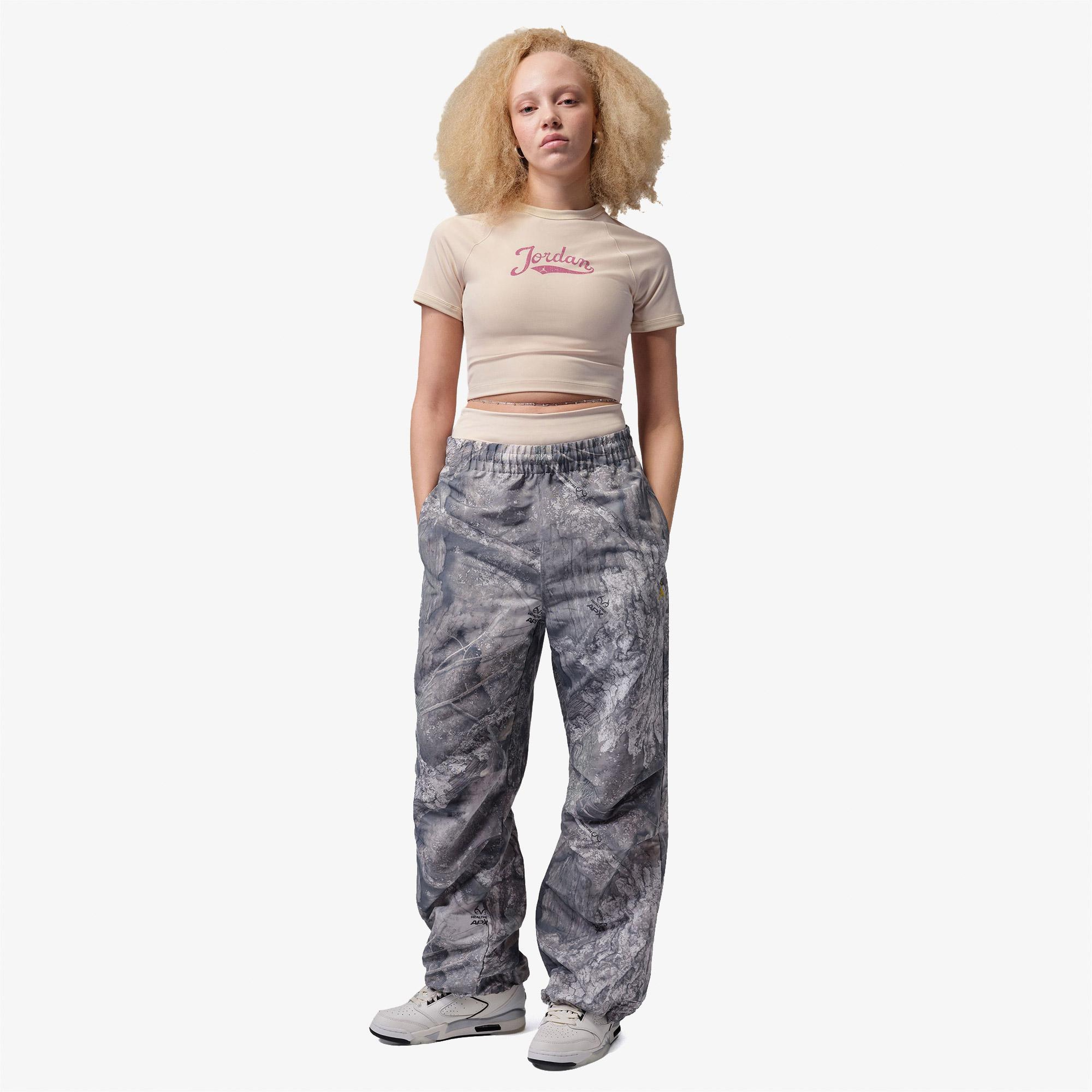 Jordan Brooklyn Kadın Bej Crop