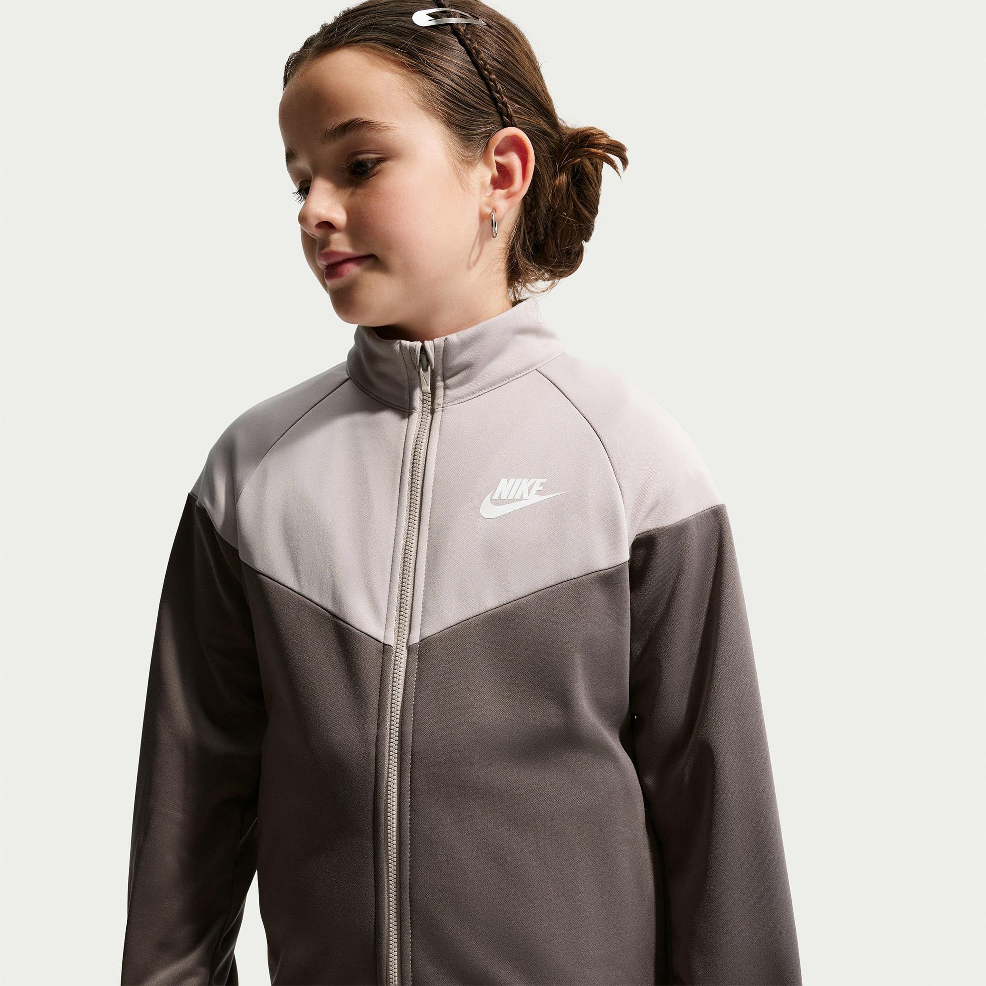 Nike Dri-Fit Sportswear Genç Çocuk Kahverengi Eşofman Takımı