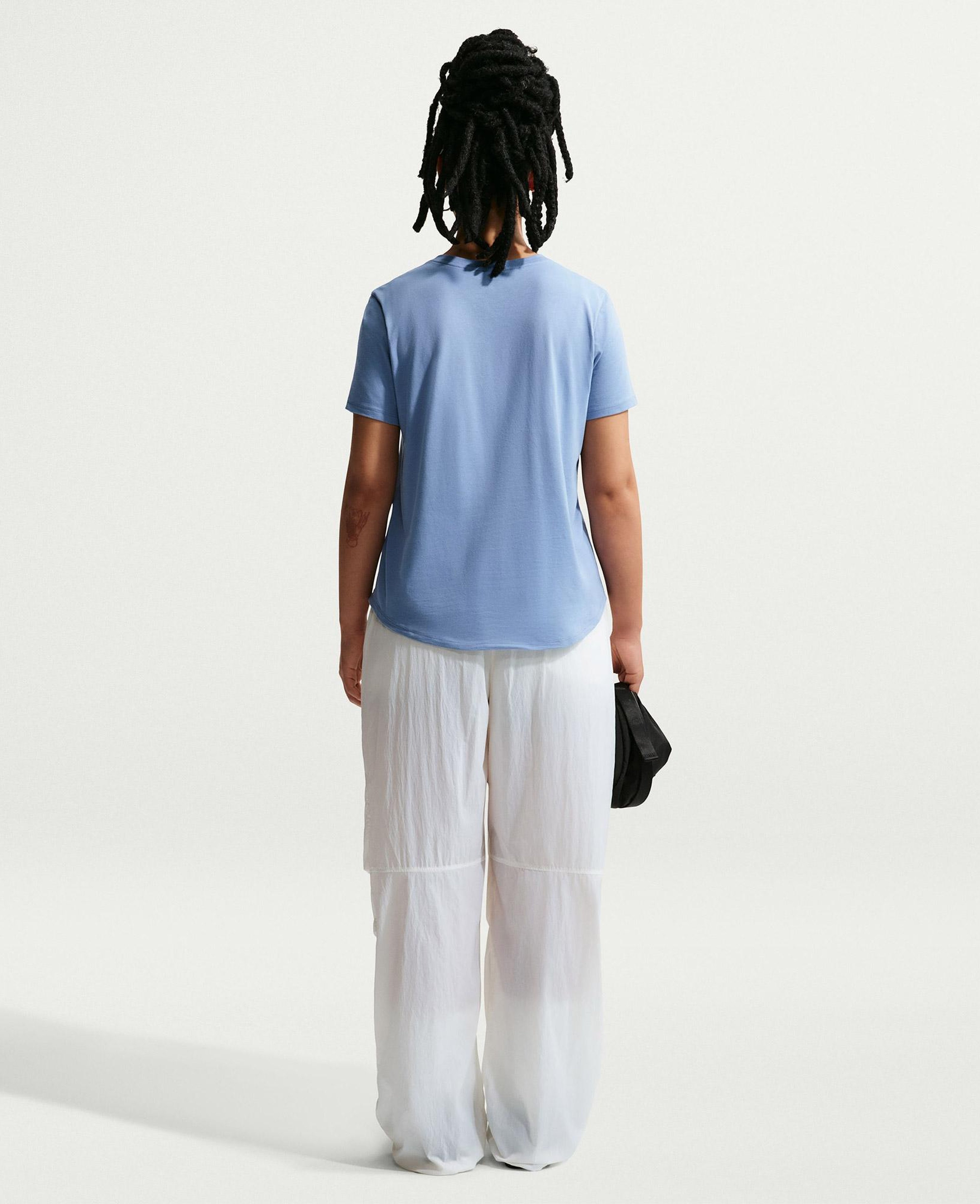 Nike Sportswear Club Essentials Futura Kadın Mavi T-Shirt