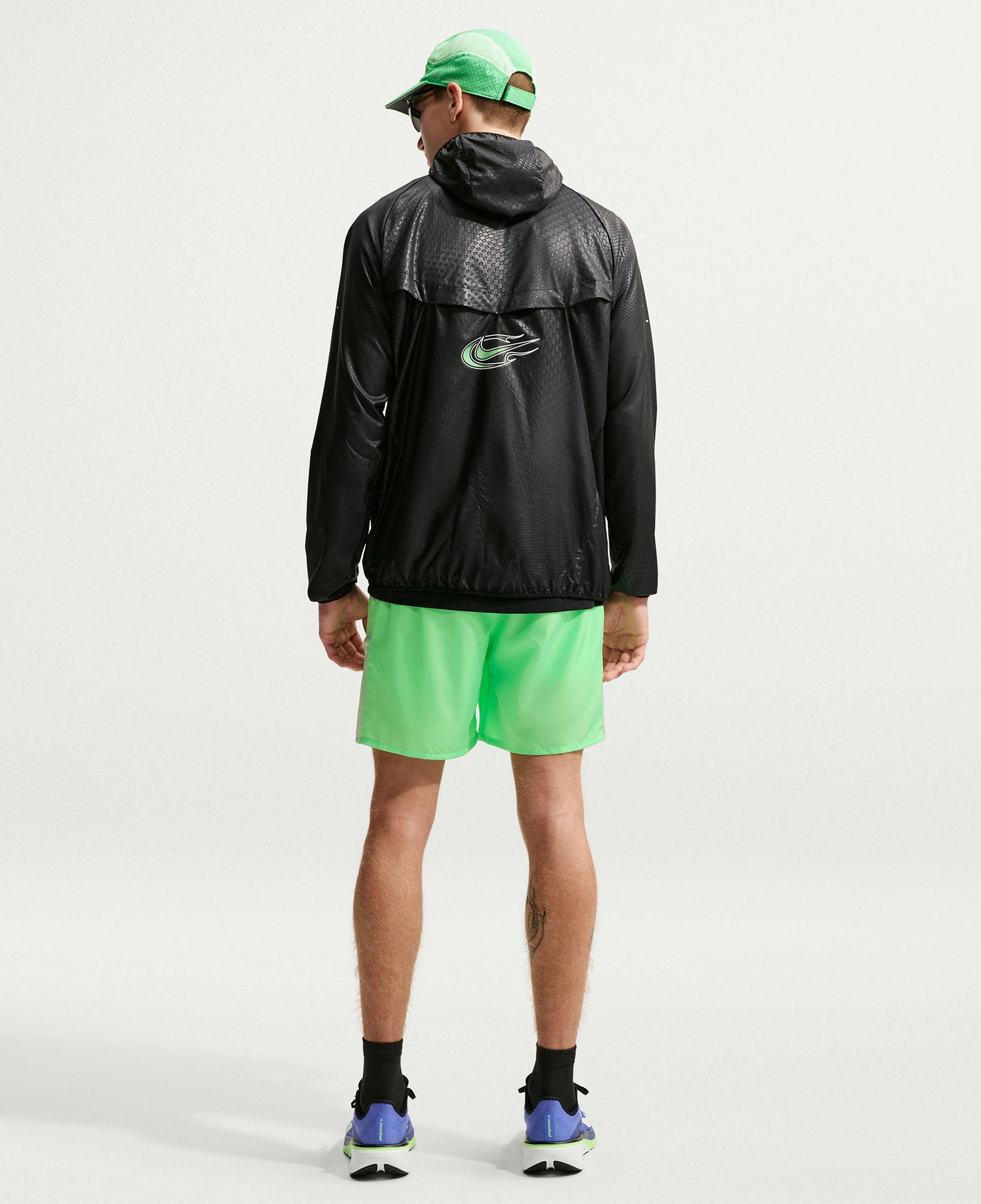 Nike Dri-Fit Miler 18 cm Erkek Yeşil Şort
