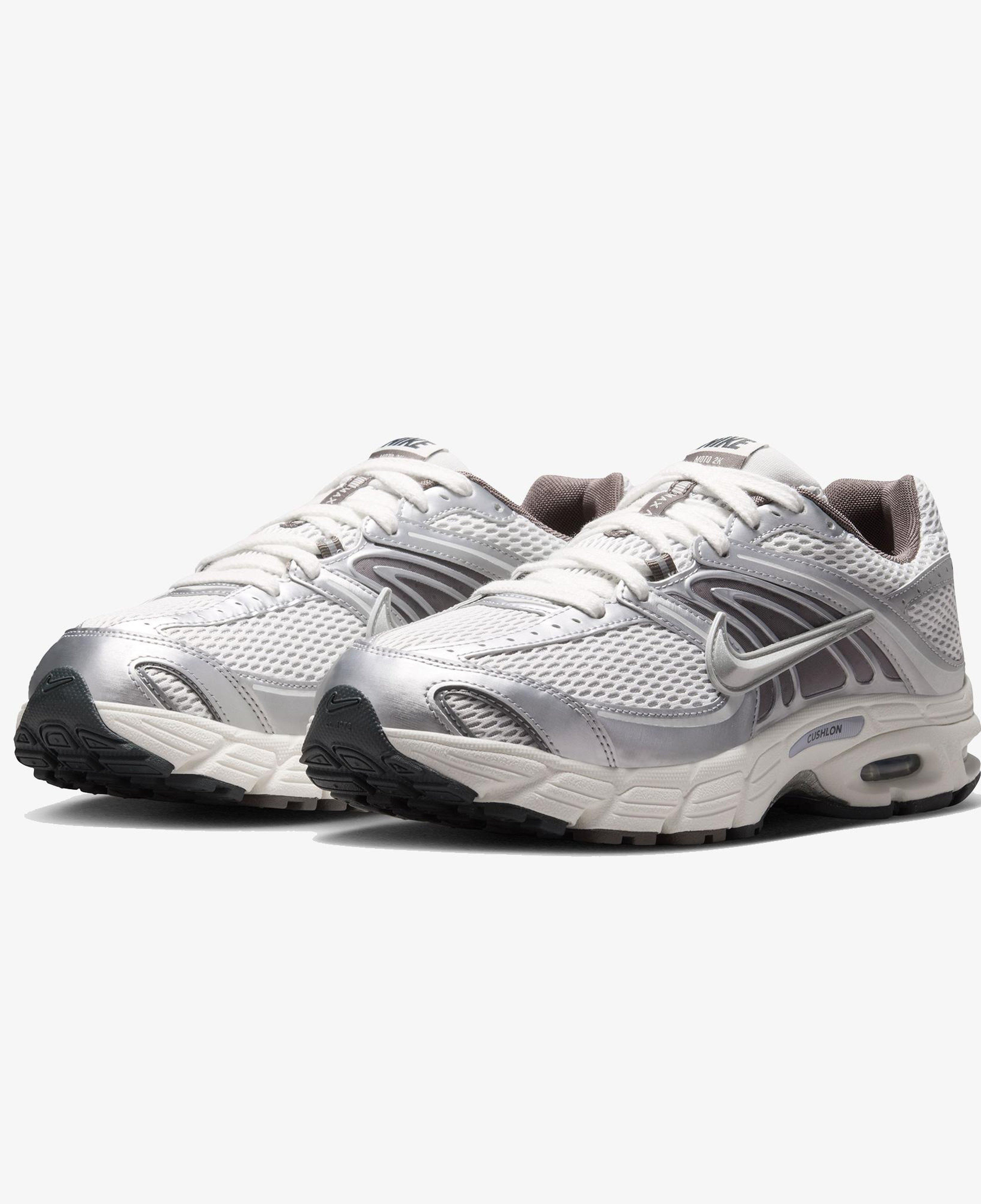 Nike Air Max Moto 2K Erkek Gri Spor Ayakkabı