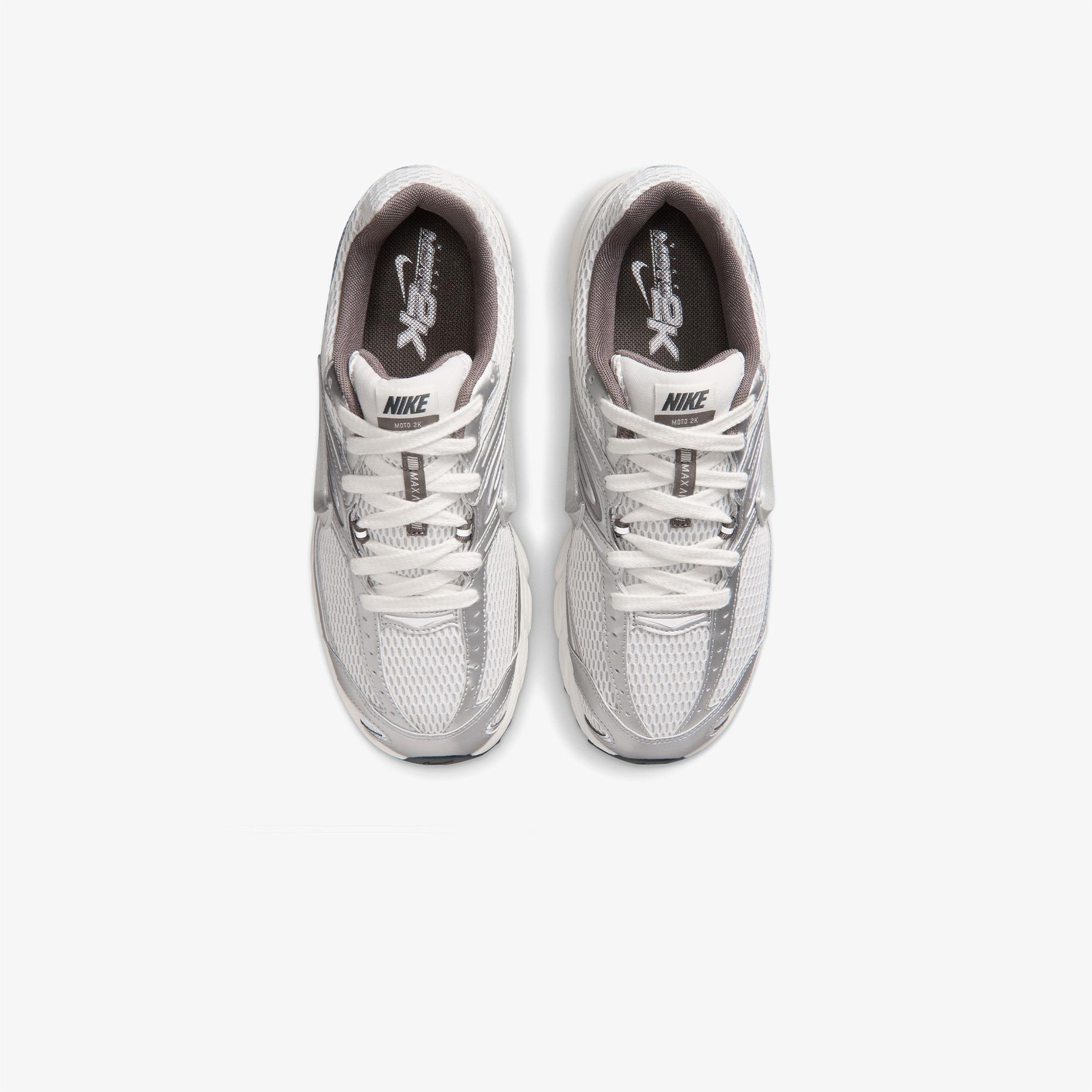 Nike Air Max Moto 2K Erkek Gri Spor Ayakkabı