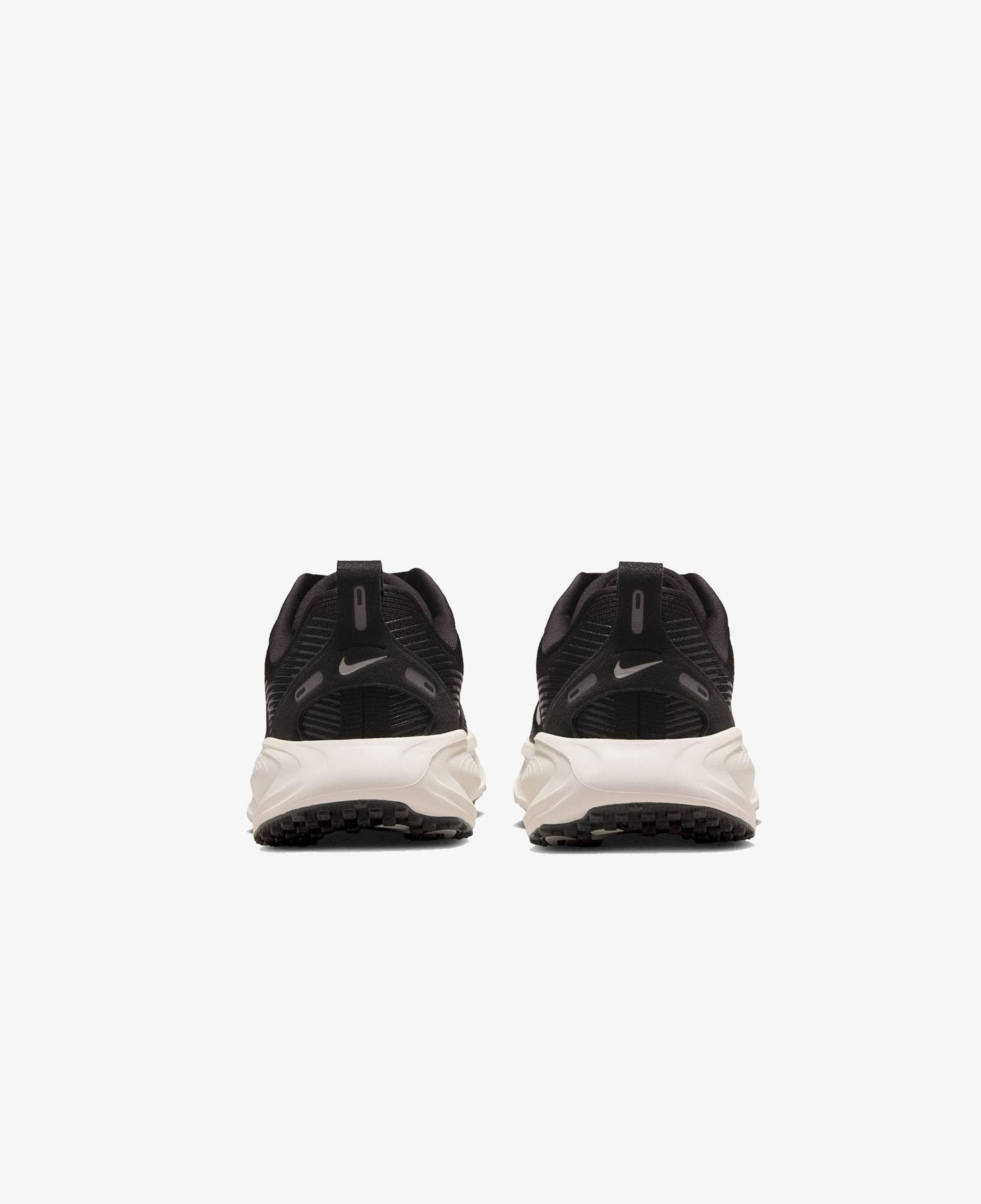Nike Vomero 18 Siyah Koşu Ayakkabısı