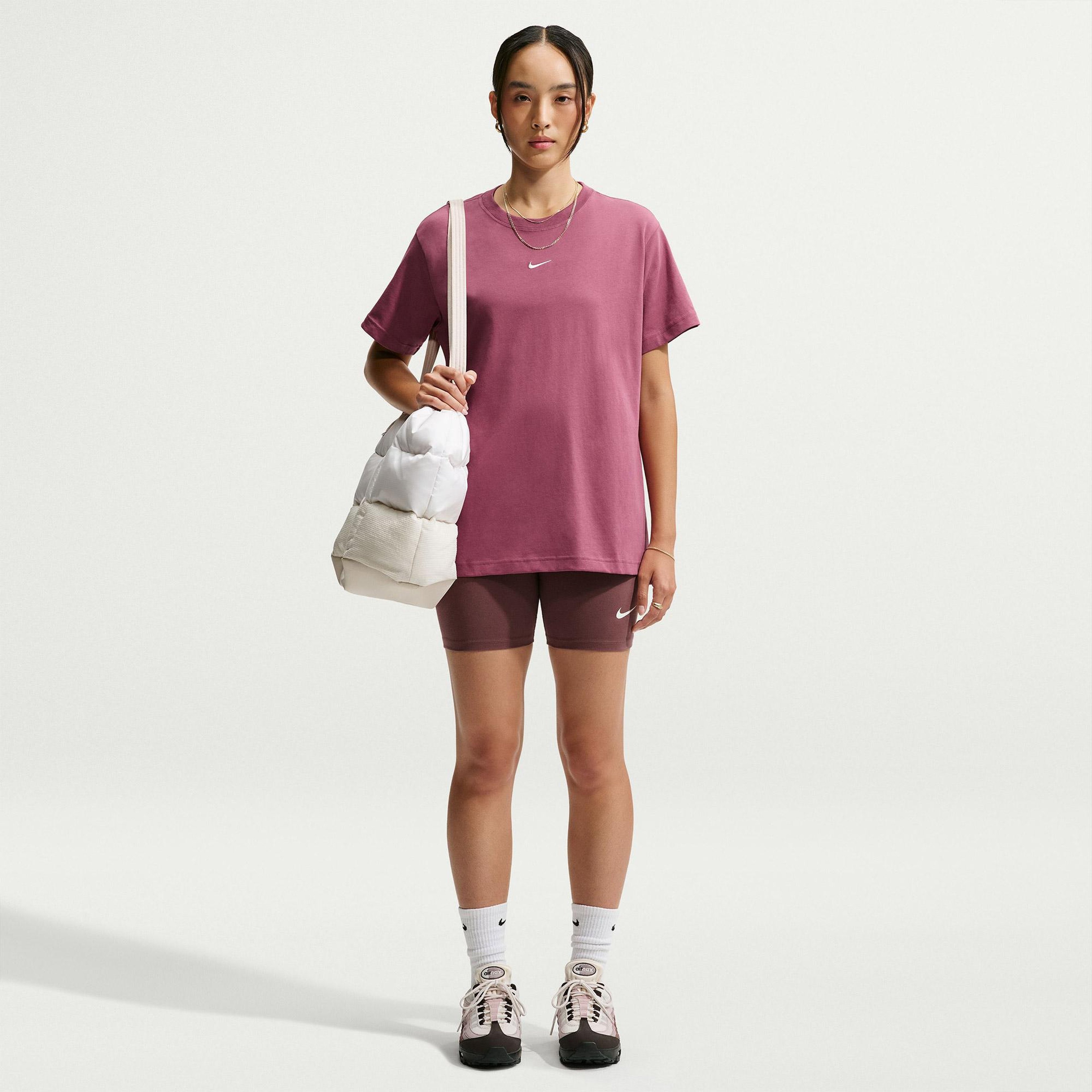 Nike Sportswear Classic Kadın Pembe T-Shirt