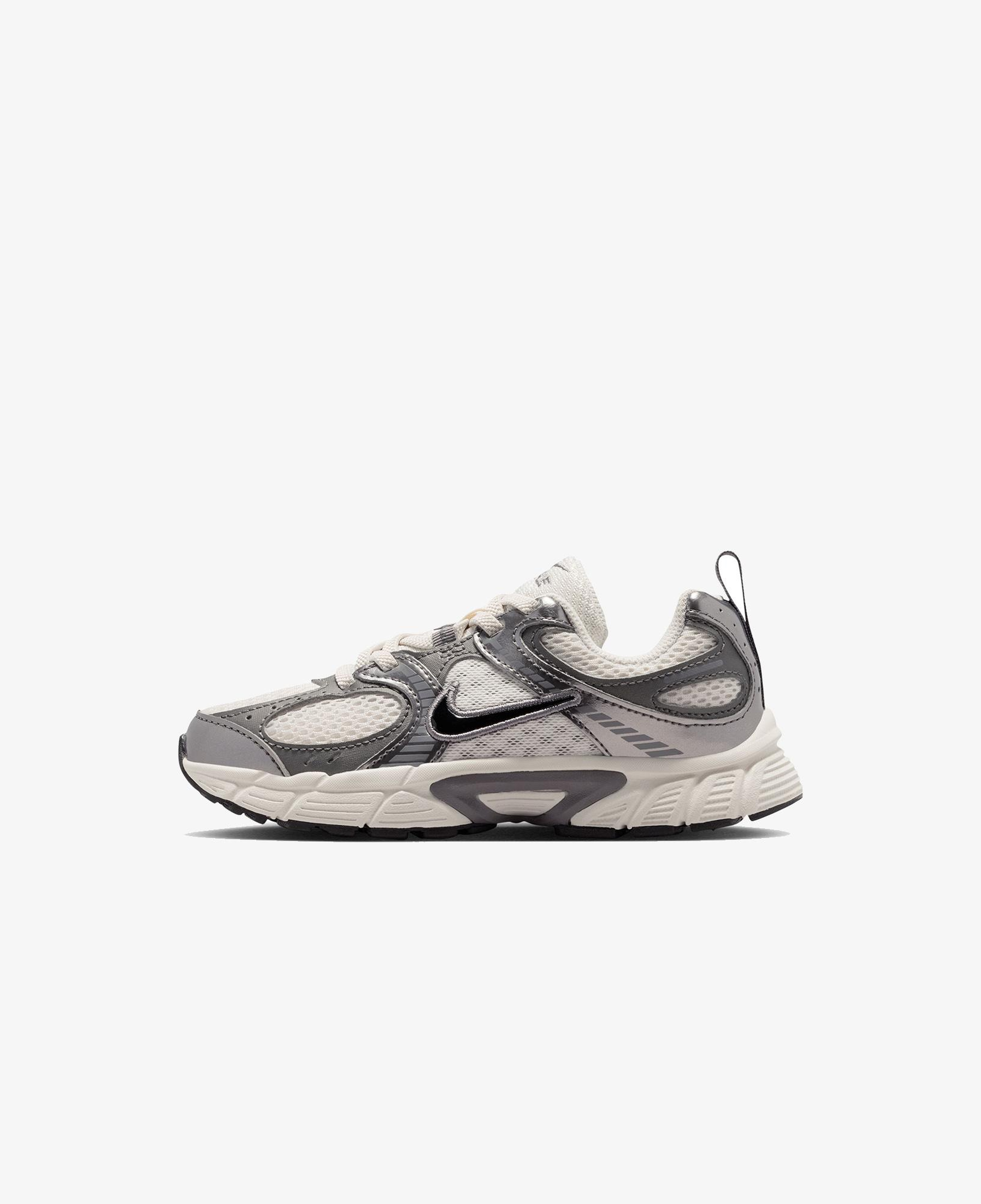 Nike V5 RNR Çocuk Gri Spor Ayakkabı