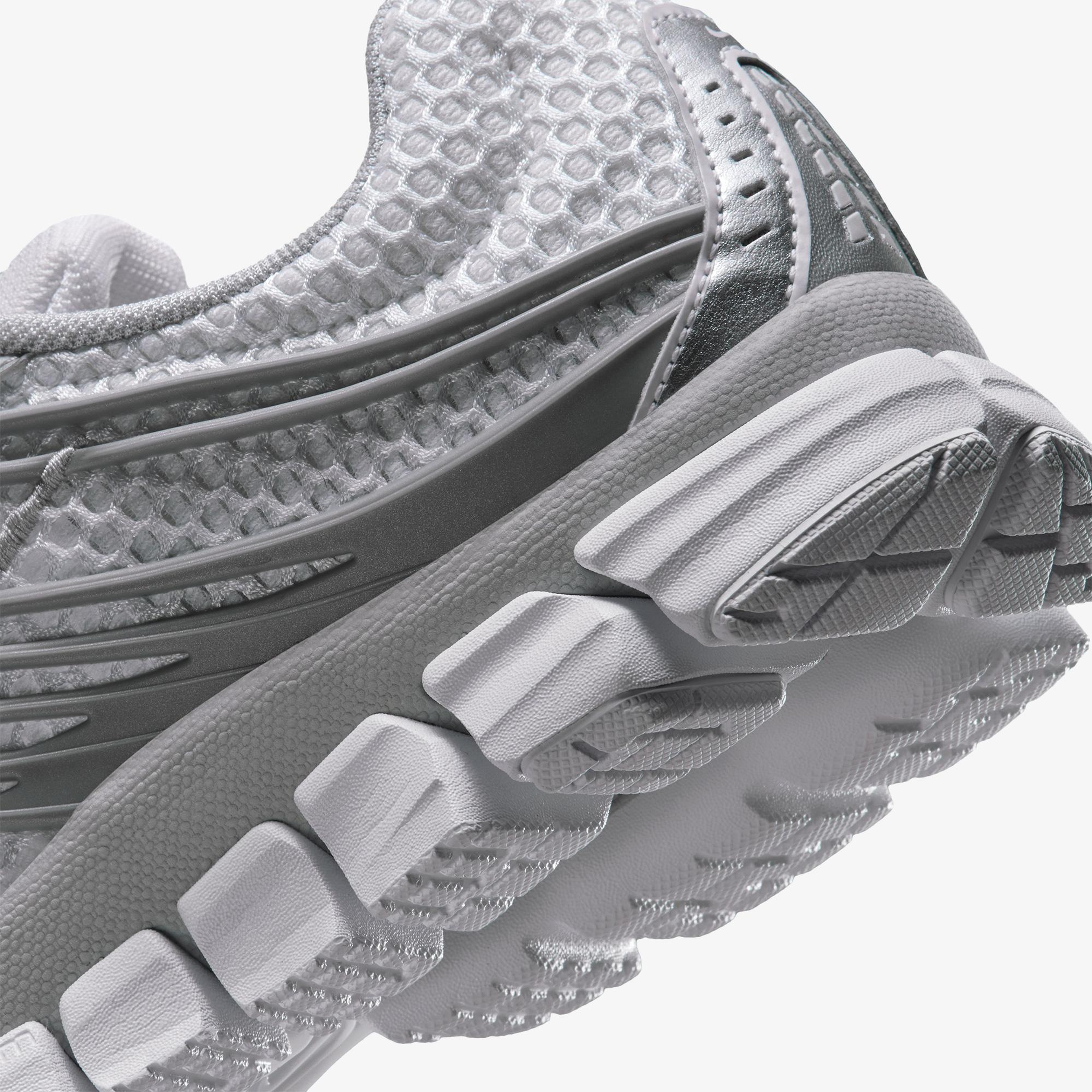 Nike Zoom Skylon 11 Kadın Gri Spor Ayakkabı