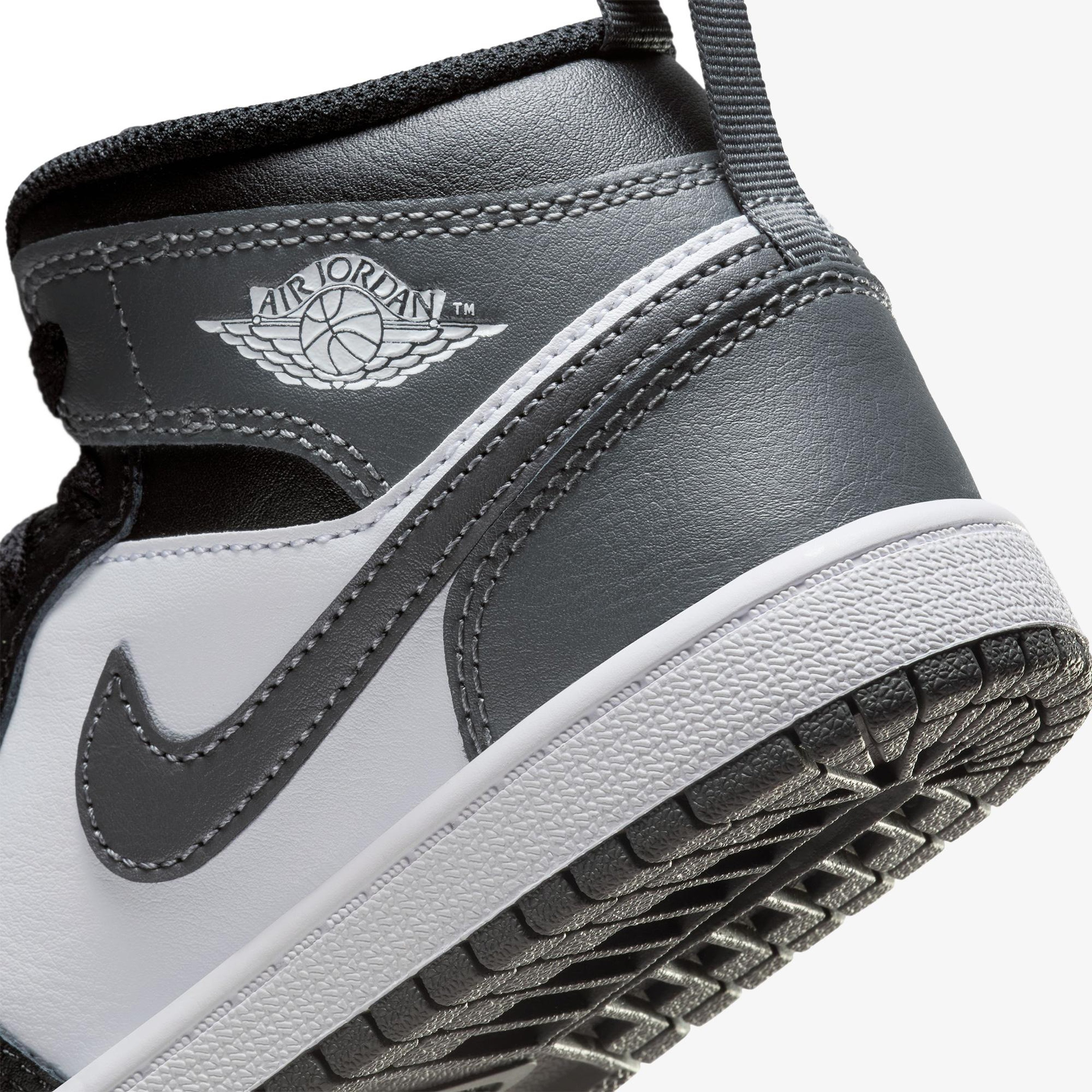 Jordan 1 Mid Çocuk Siyah Spor Ayakkabı