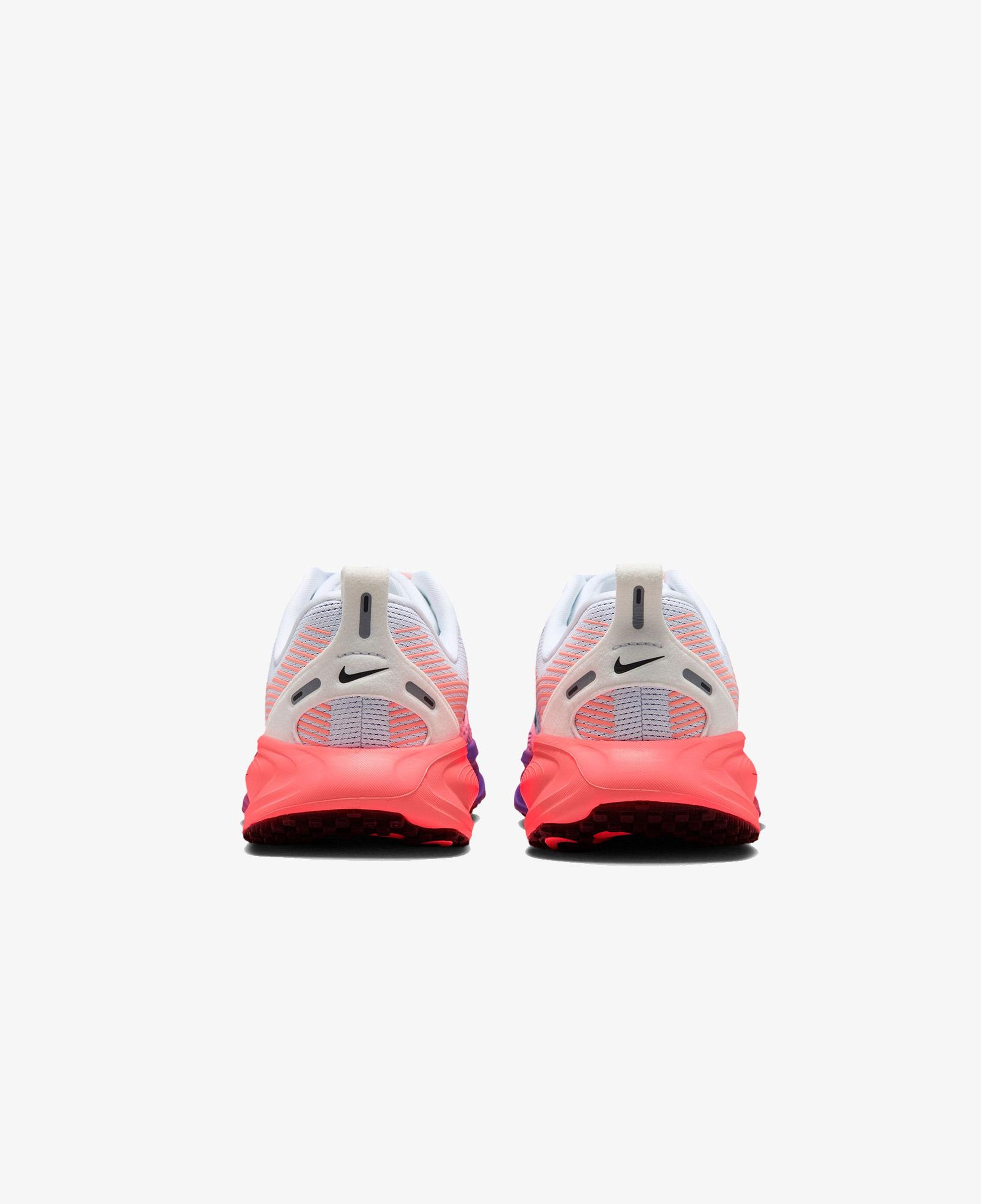 Nike Vomero 18 Renkli Koşu Ayakkabısı