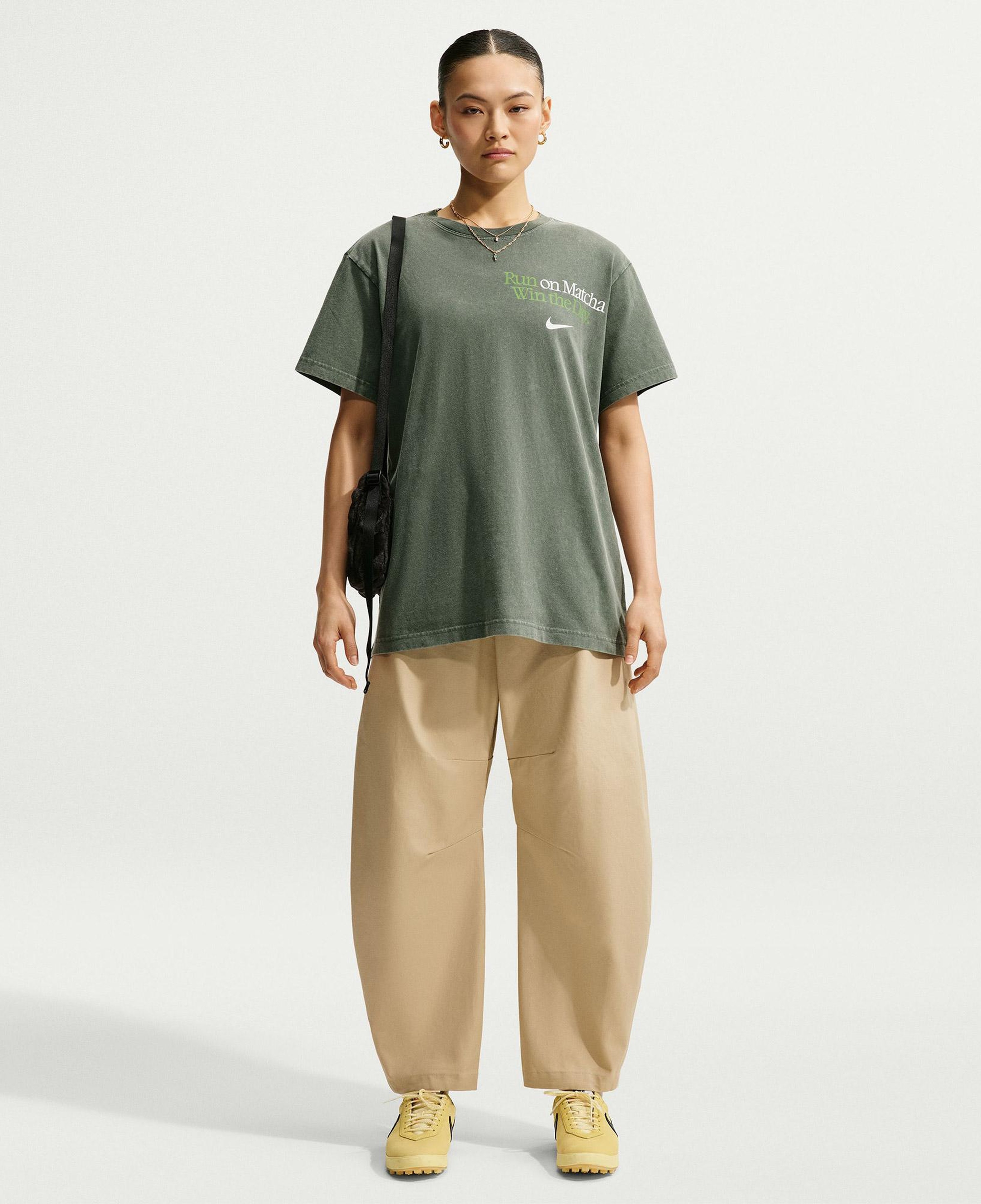 Nike Sportswear Classic Kadın Yeşil T-Shirt