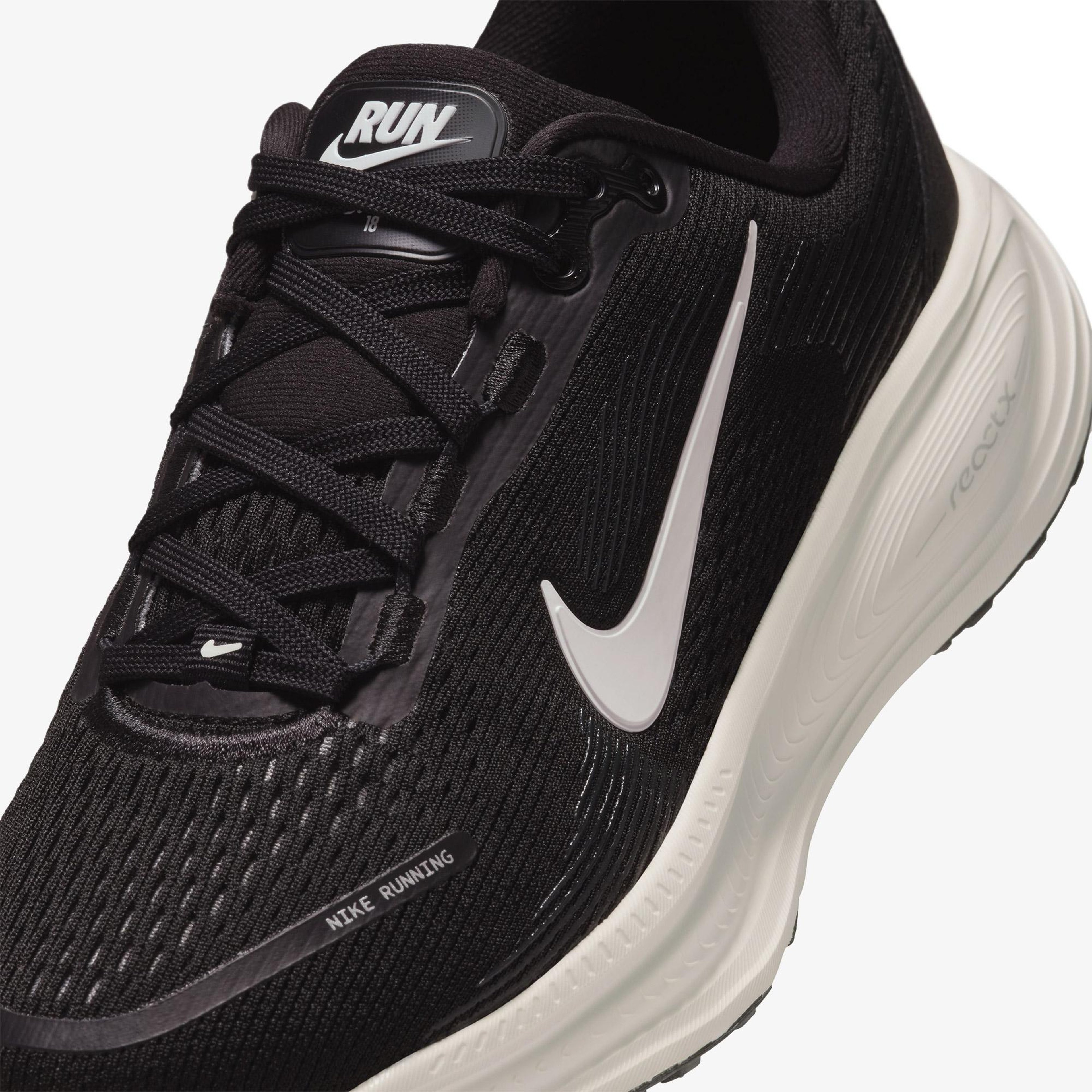 Nike Vomero 18 Siyah Koşu Ayakkabısı