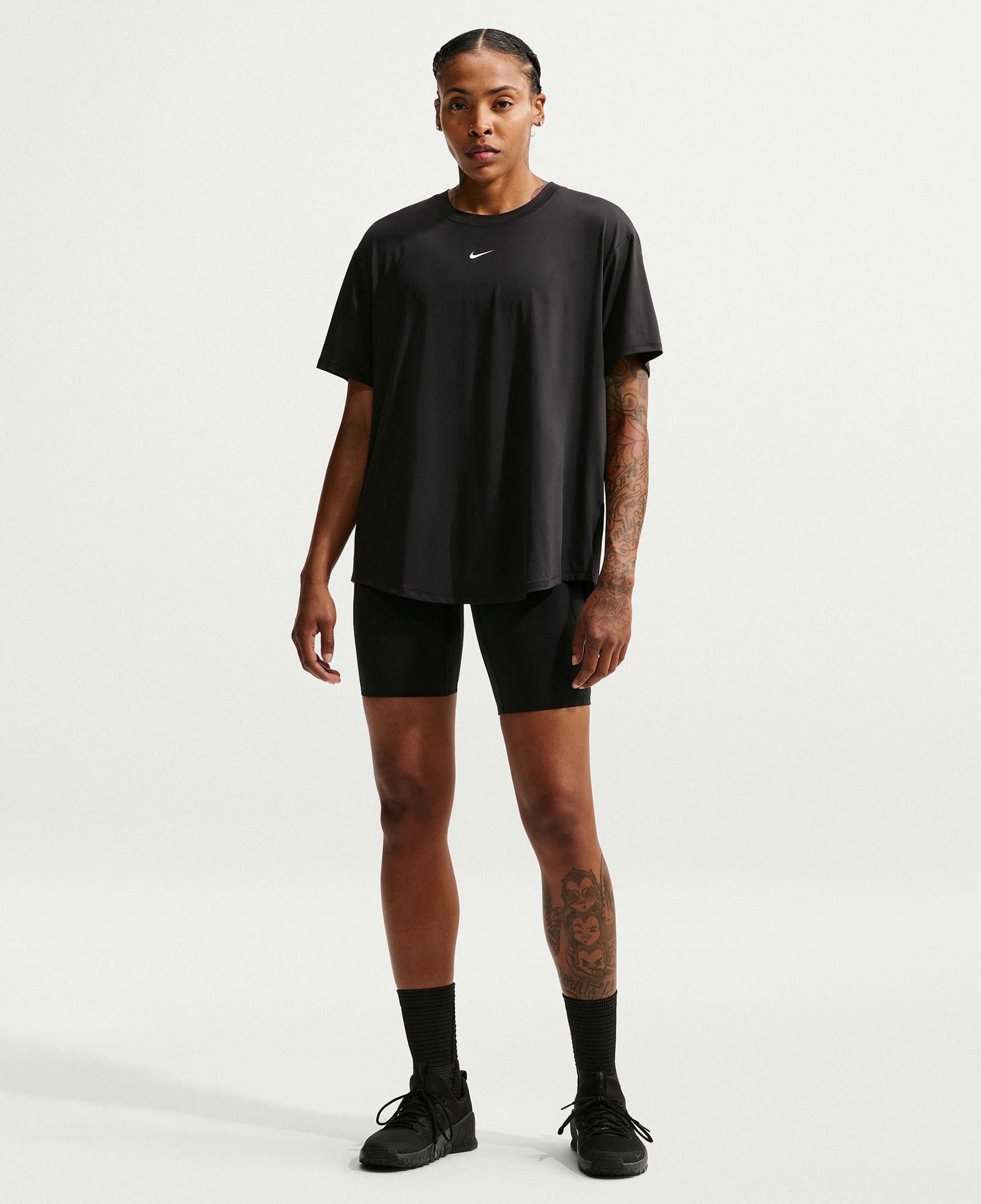 Nike One Dri-Fit Kadın Siyah T-Shirt