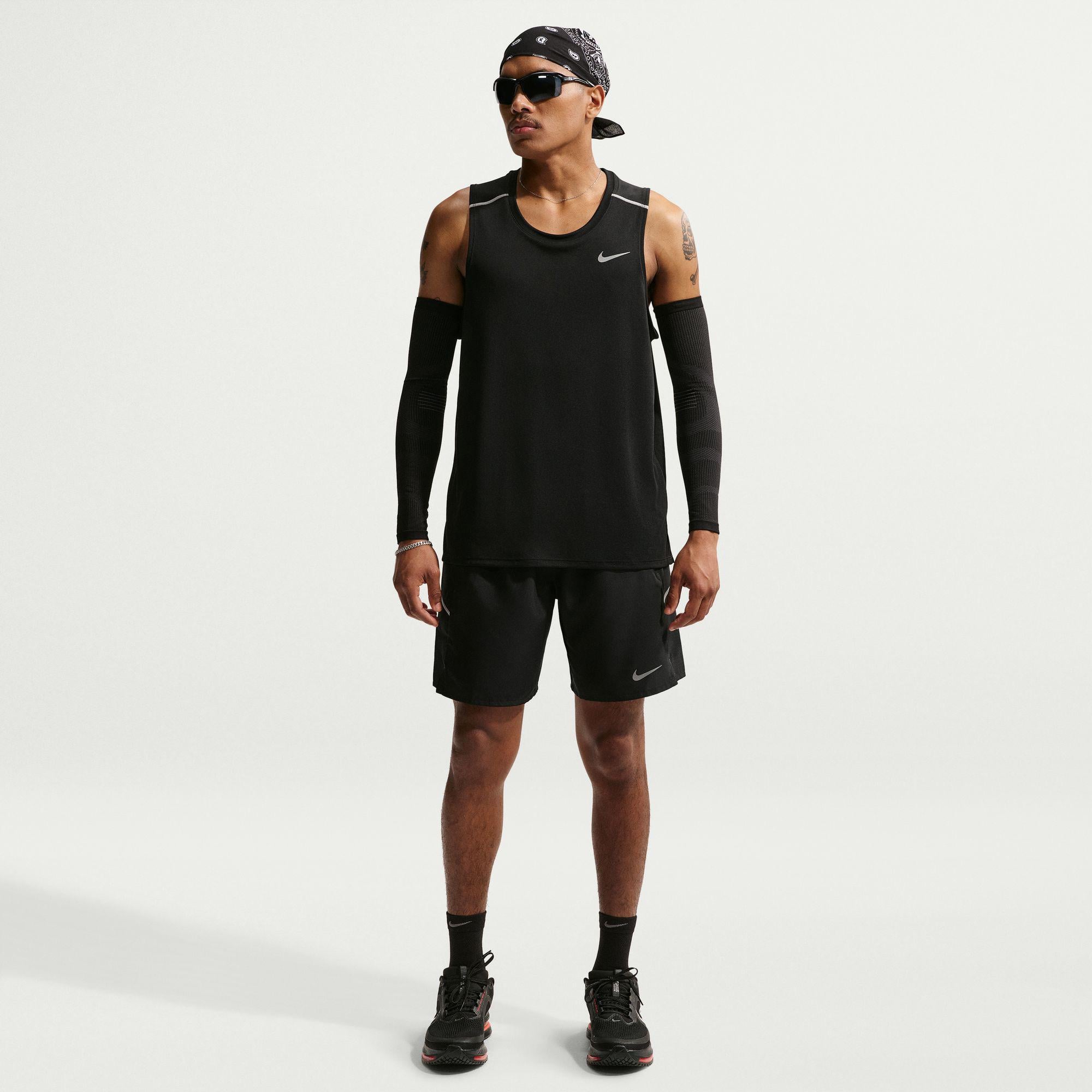 Nike Dri-Fit Miler Erkek Siyah Kolsuz T-Shirt