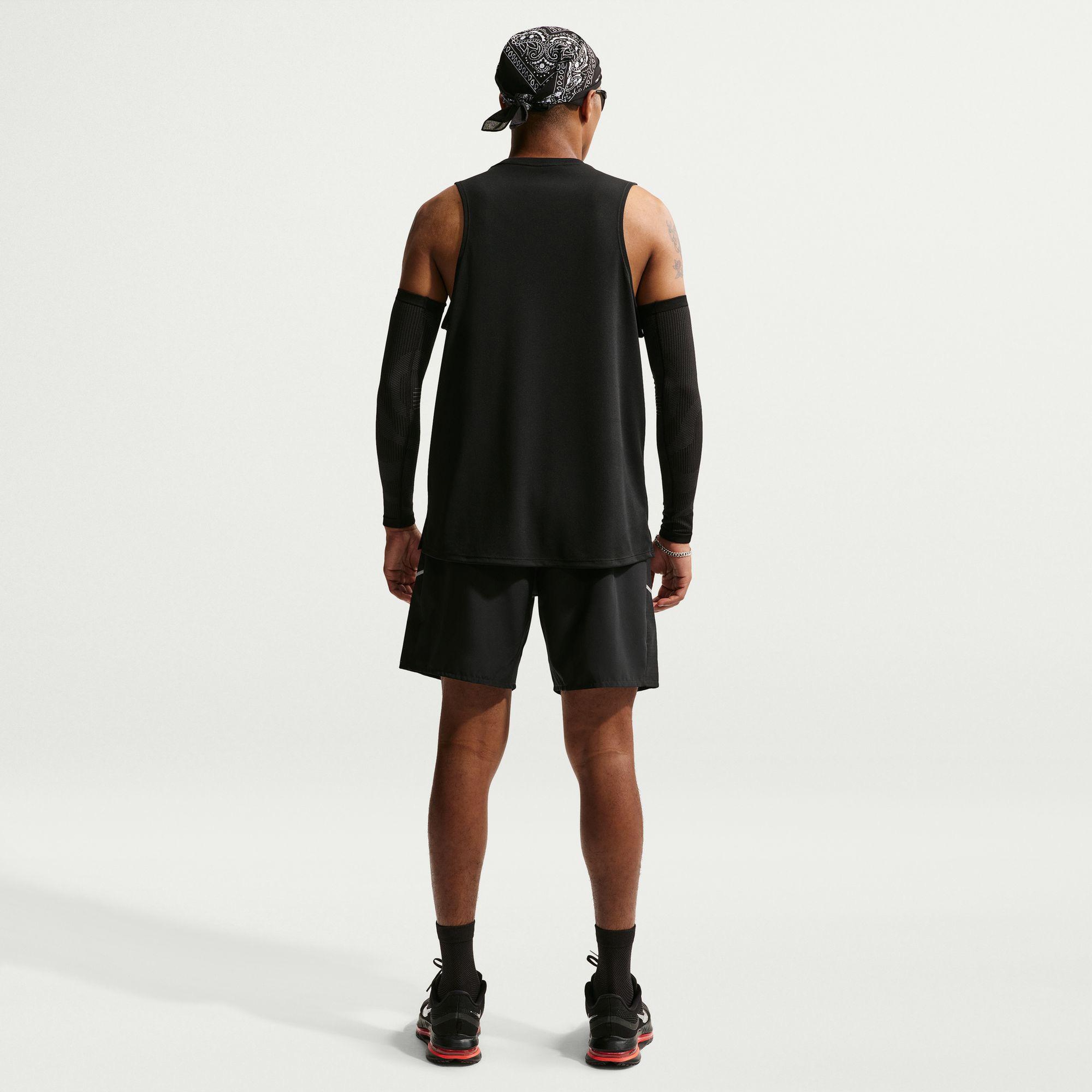 Nike Dri-Fit Miler Erkek Siyah Kolsuz T-Shirt
