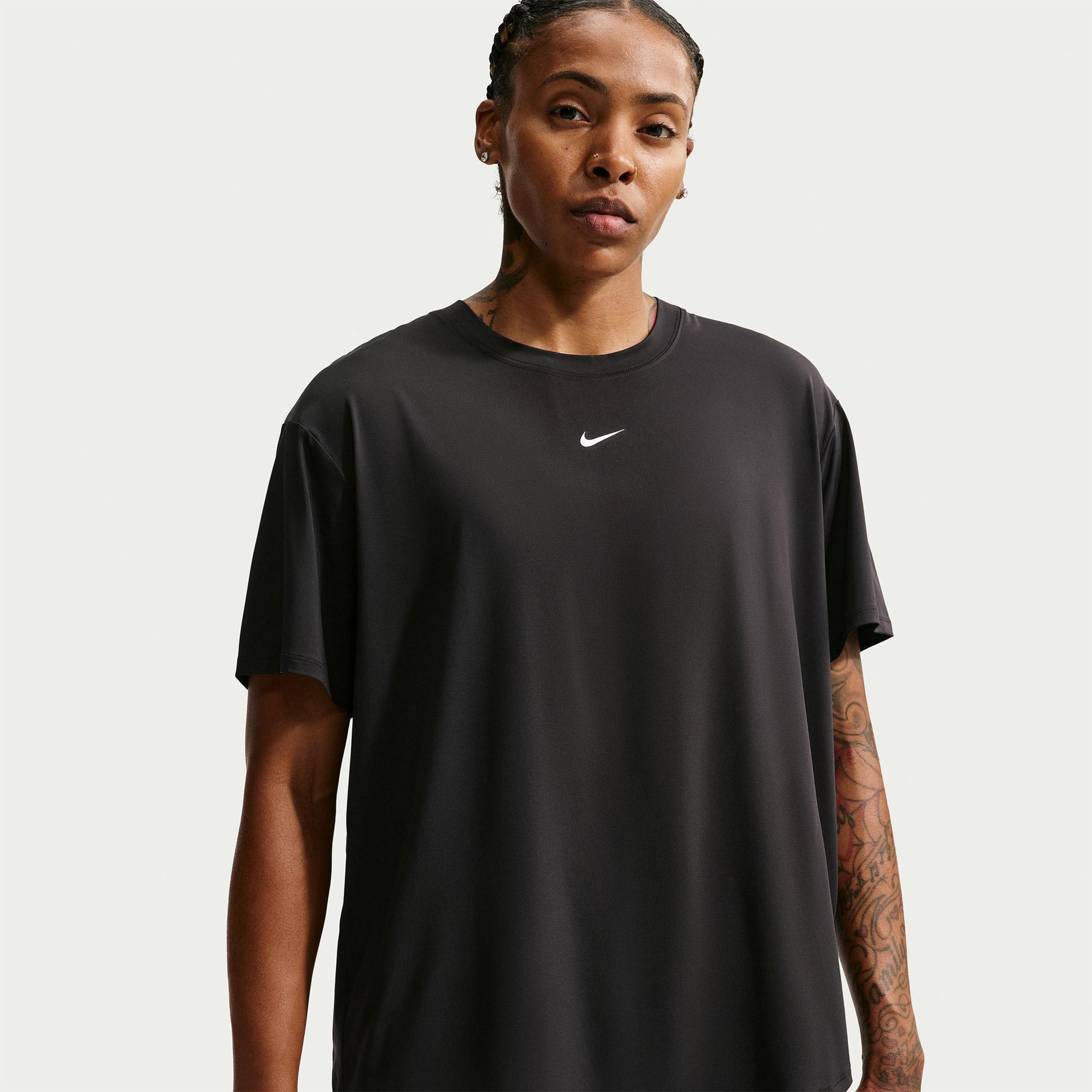 Nike One Dri-Fit Kadın Siyah T-Shirt