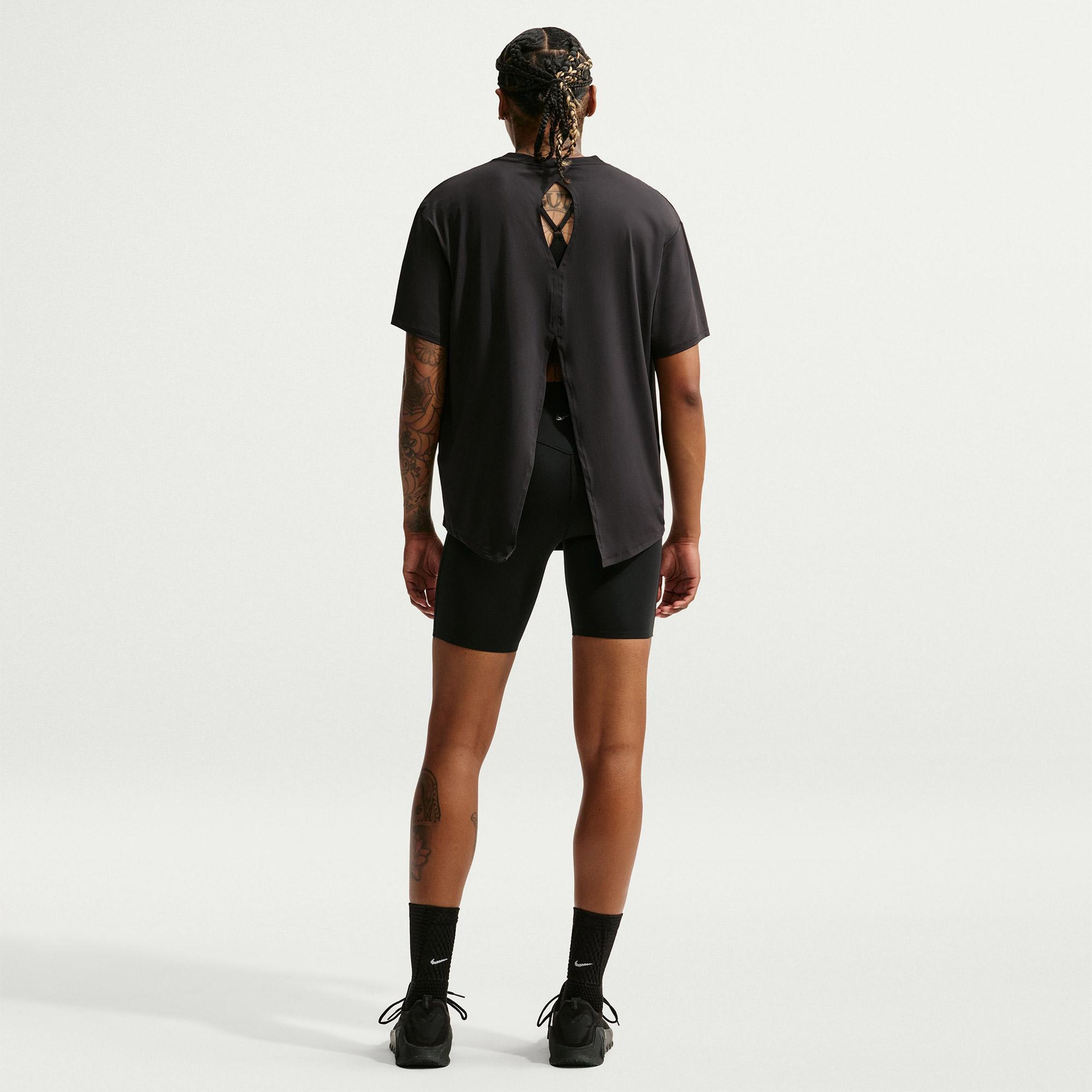 Nike One Dri-Fit Kadın Siyah T-Shirt
