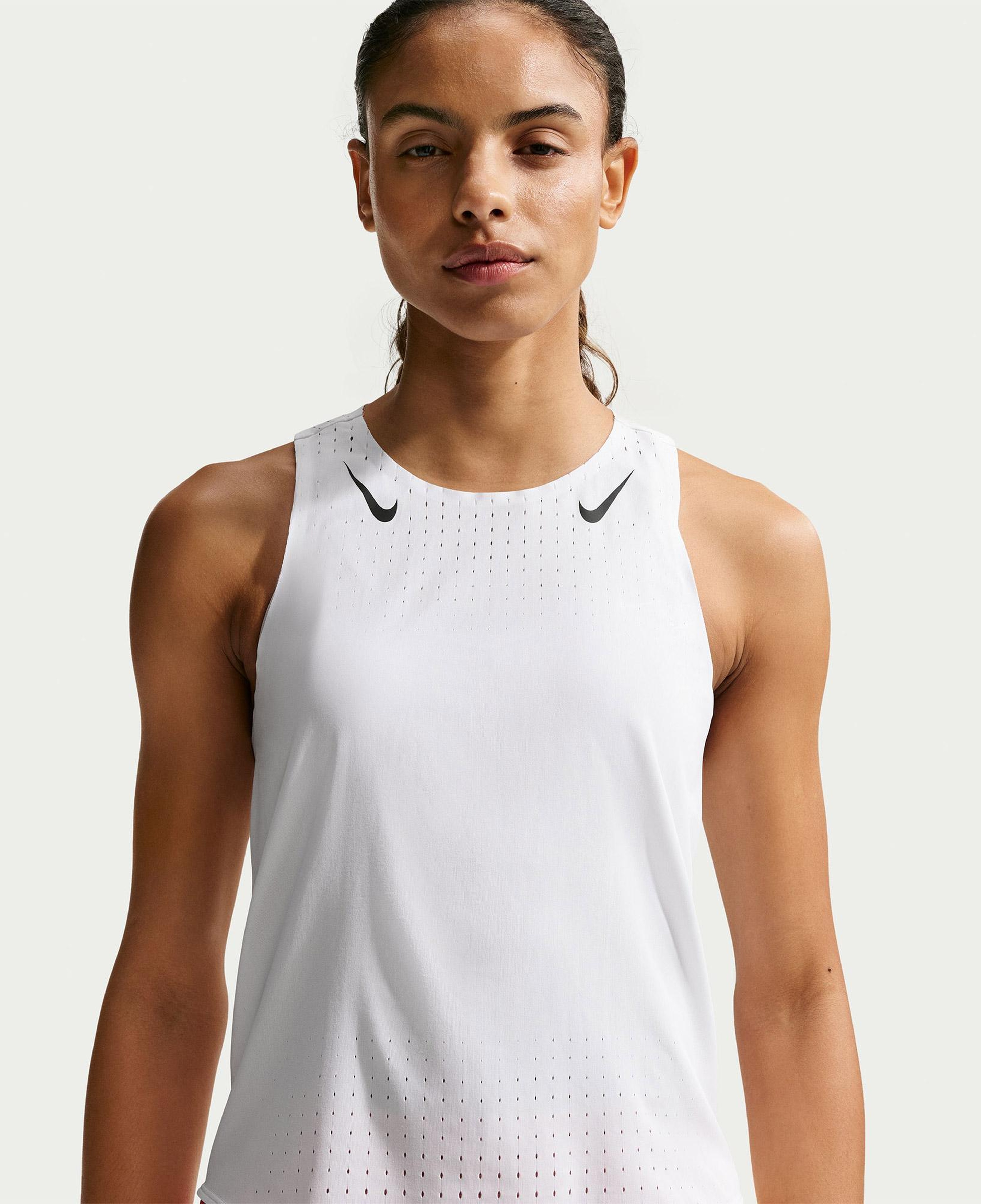 Nike AeroSwift Dri-Fit ADV Kadın Beyaz Kolsuz T-Shirt