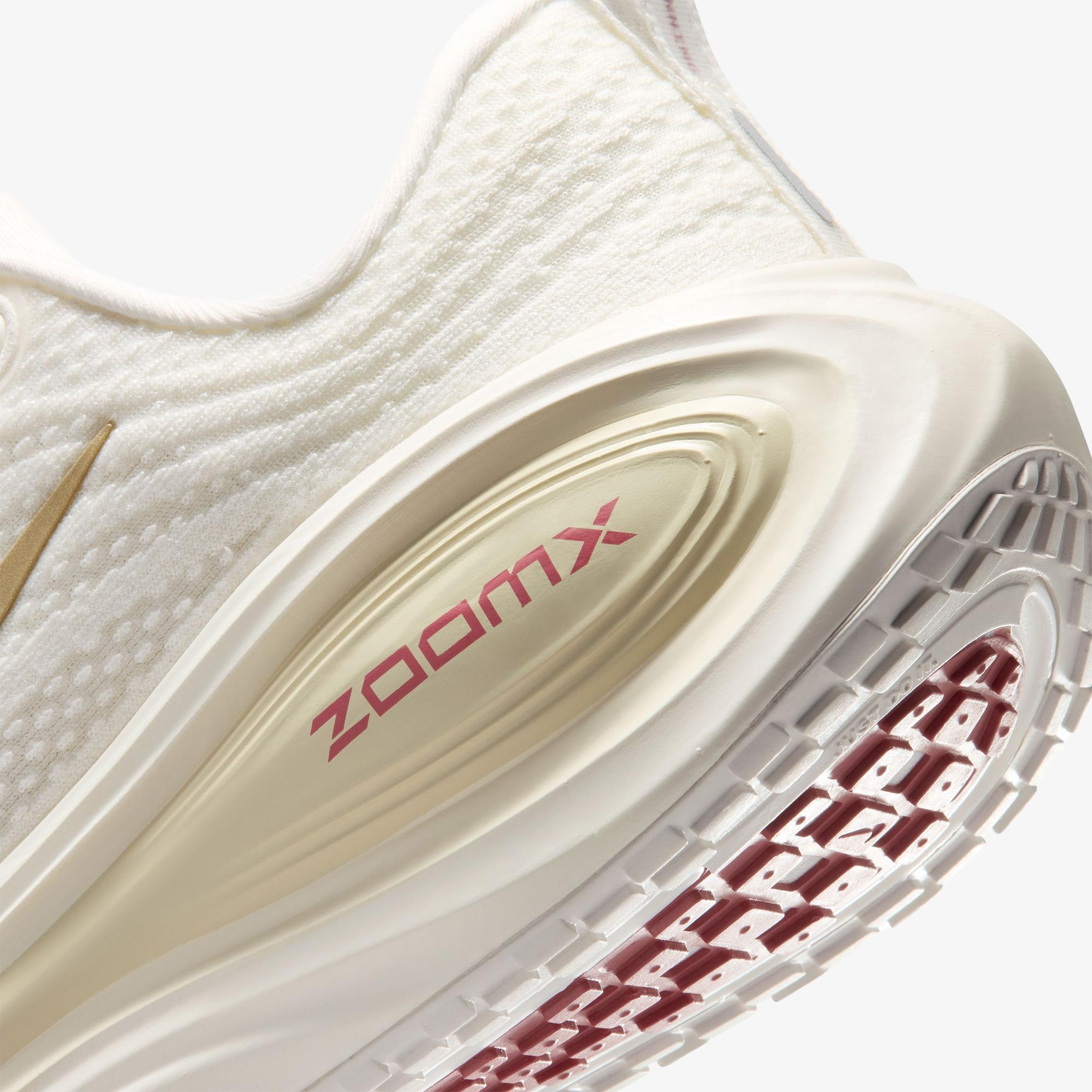 Nike Vomero Plus Kadın Krem Rengi Koşu Ayakkabısı