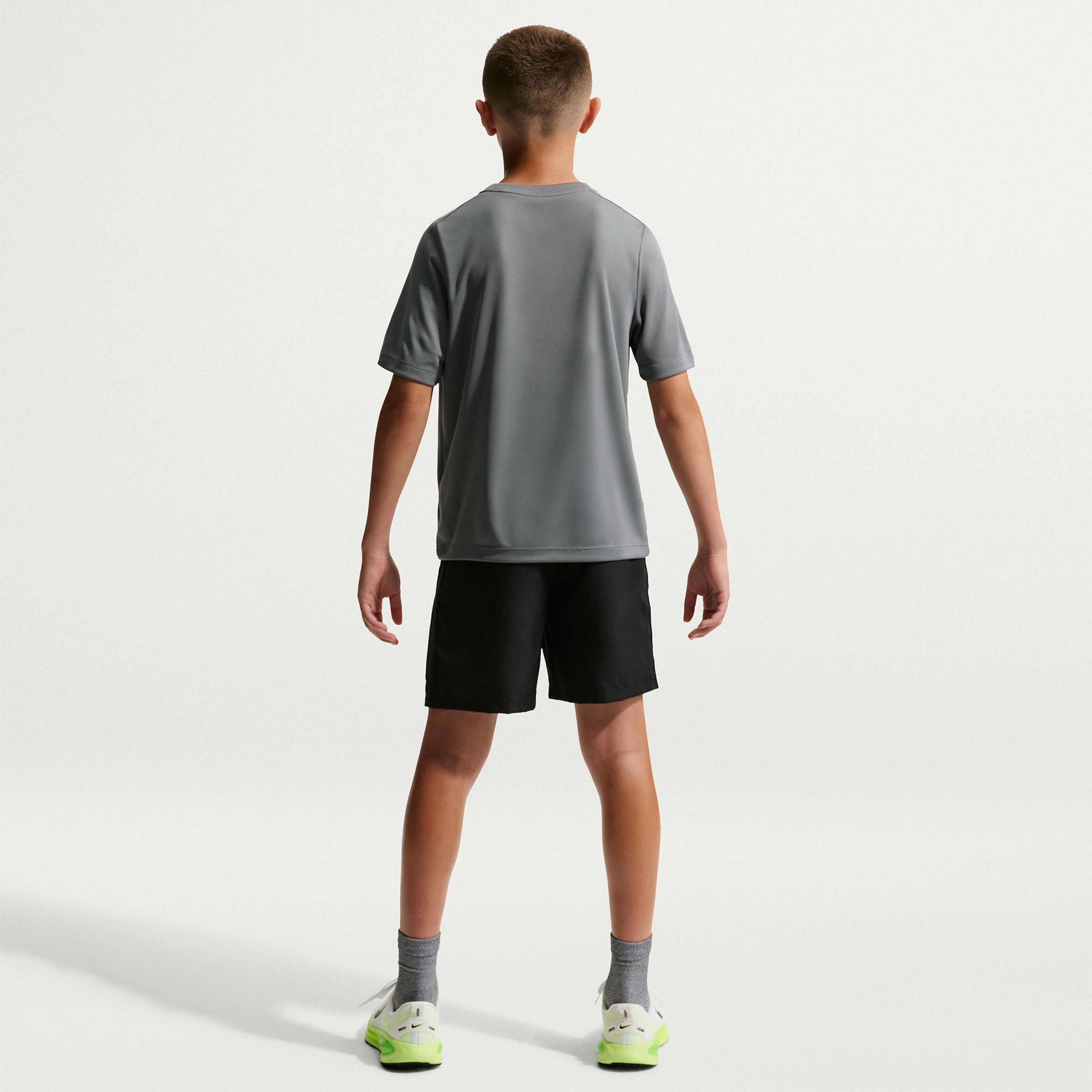 Nike Multi Refresh Genç Çocuk Siyah Şort