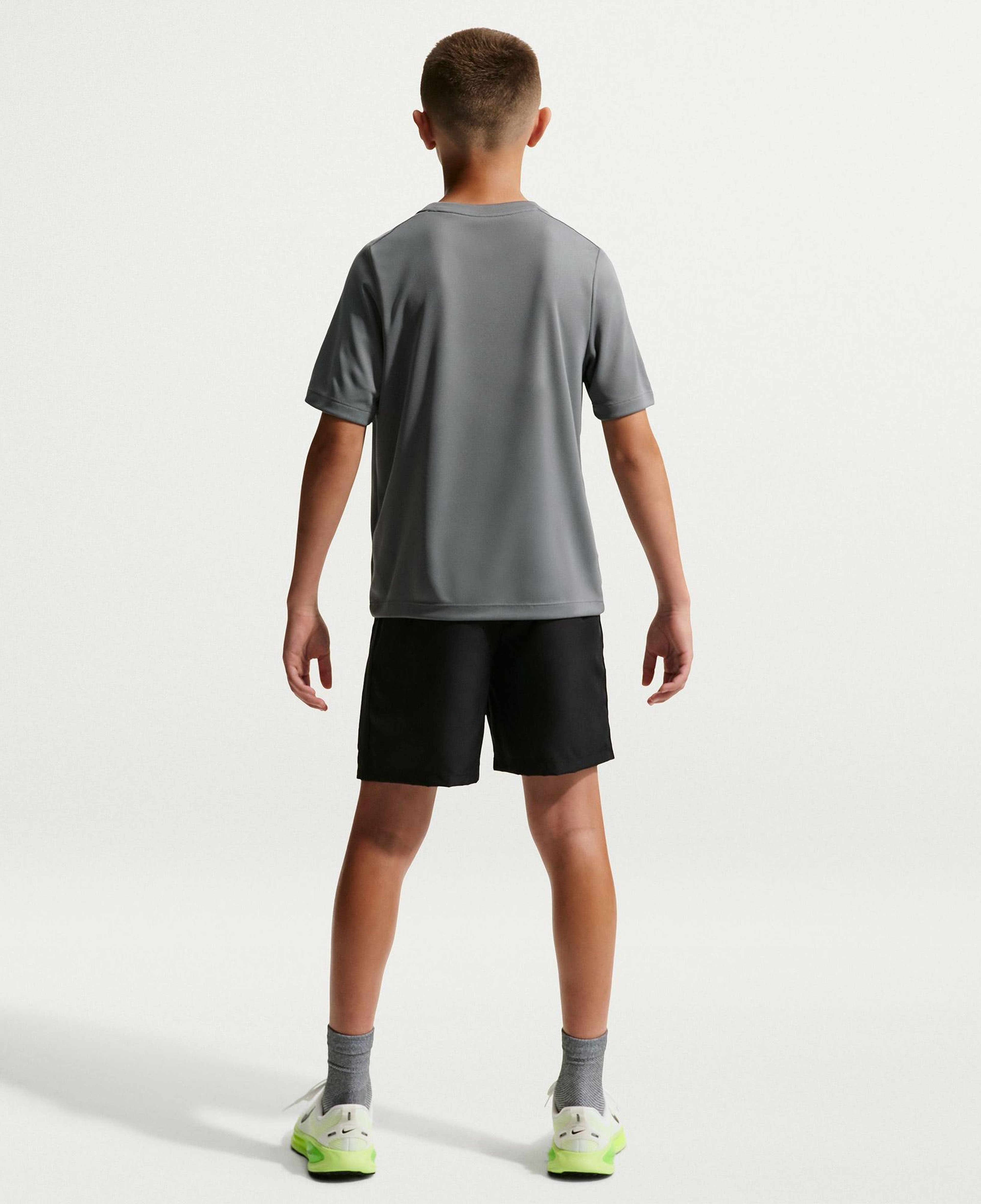Nike Multi Refresh Genç Çocuk Siyah Şort