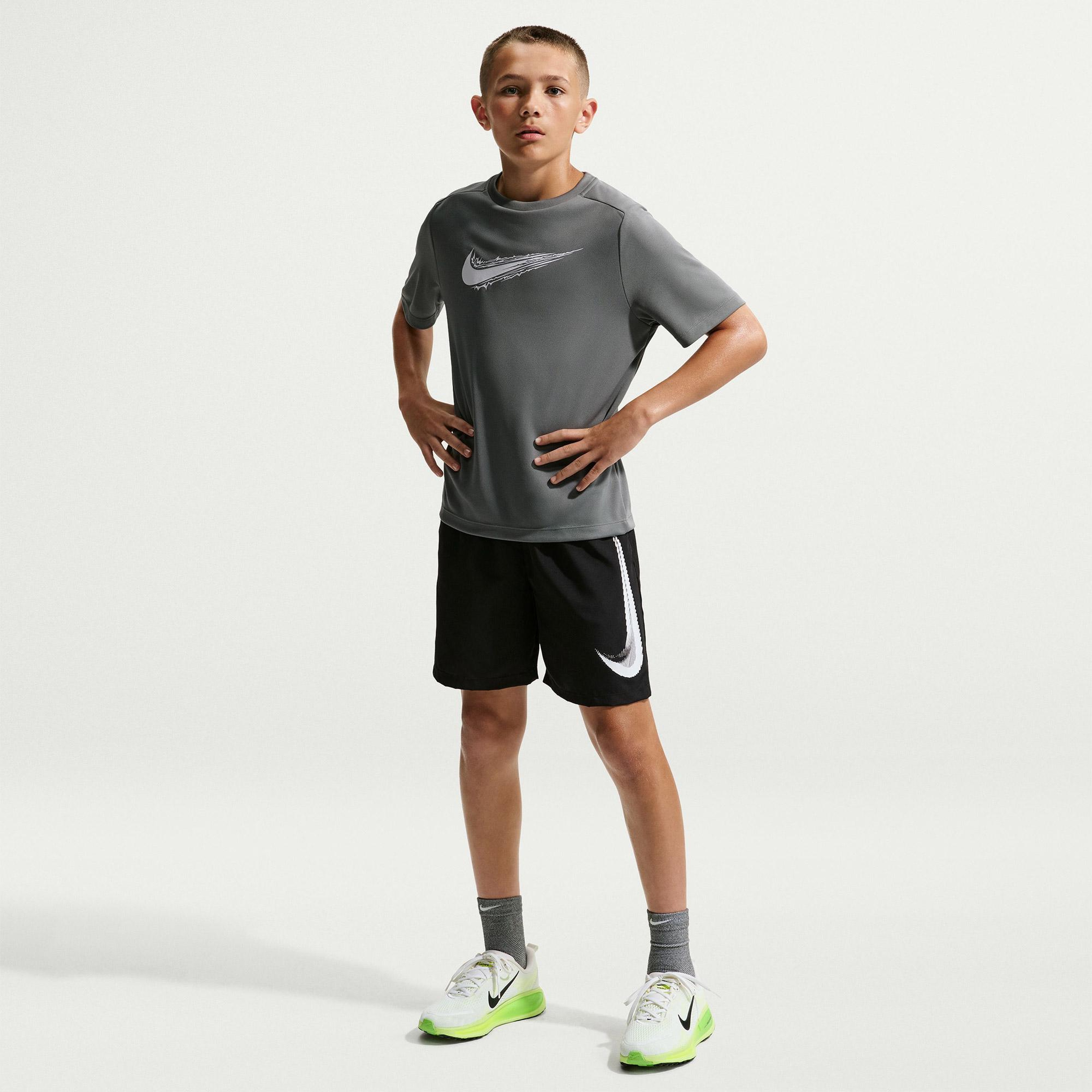 Nike Multi Refresh Genç Çocuk Siyah Şort