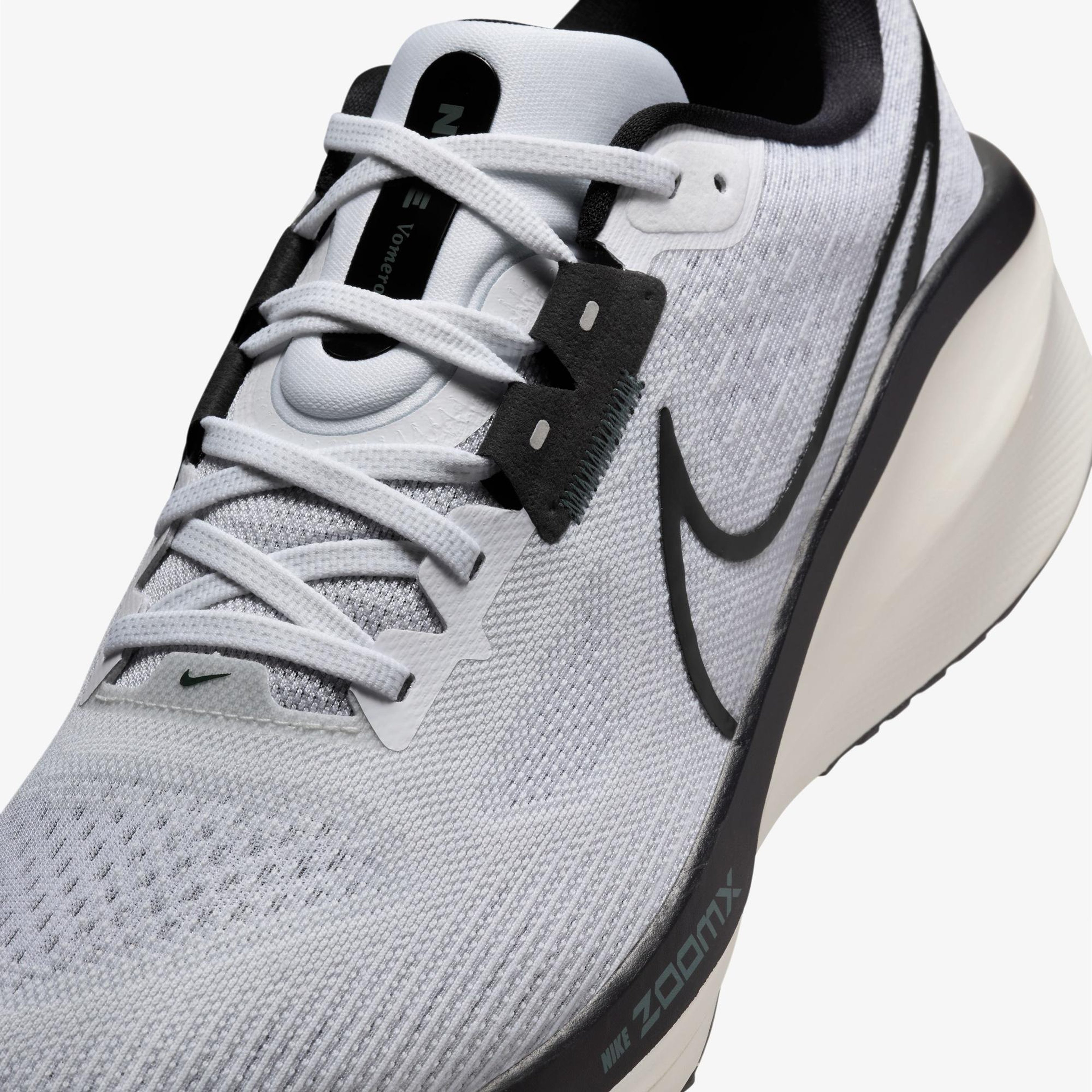 Nike Vomero 17 Erkek Beyaz Spor Ayakkabı