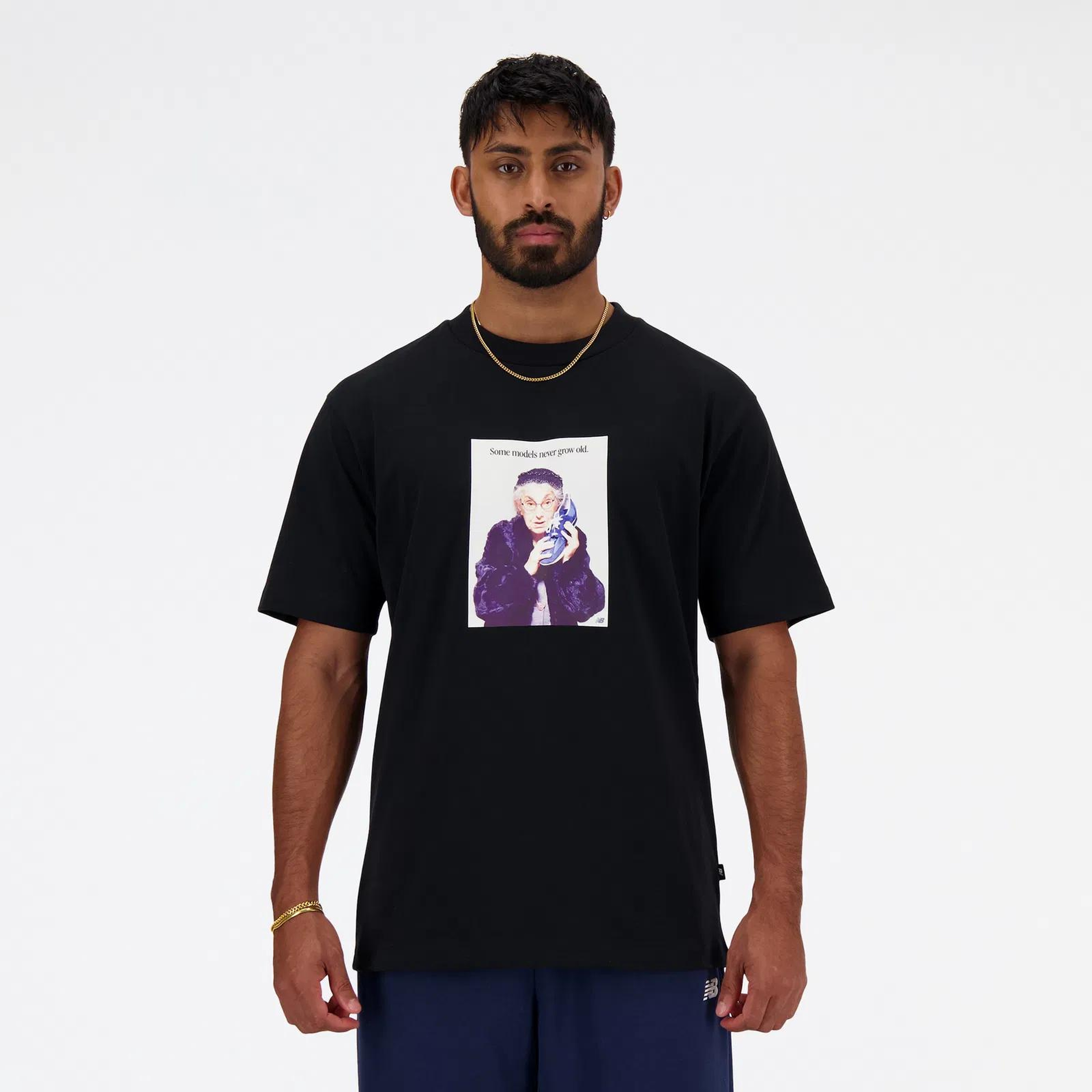 New Balance Athletics Models Never Age Erkek Siyah Günlük T-Shirt