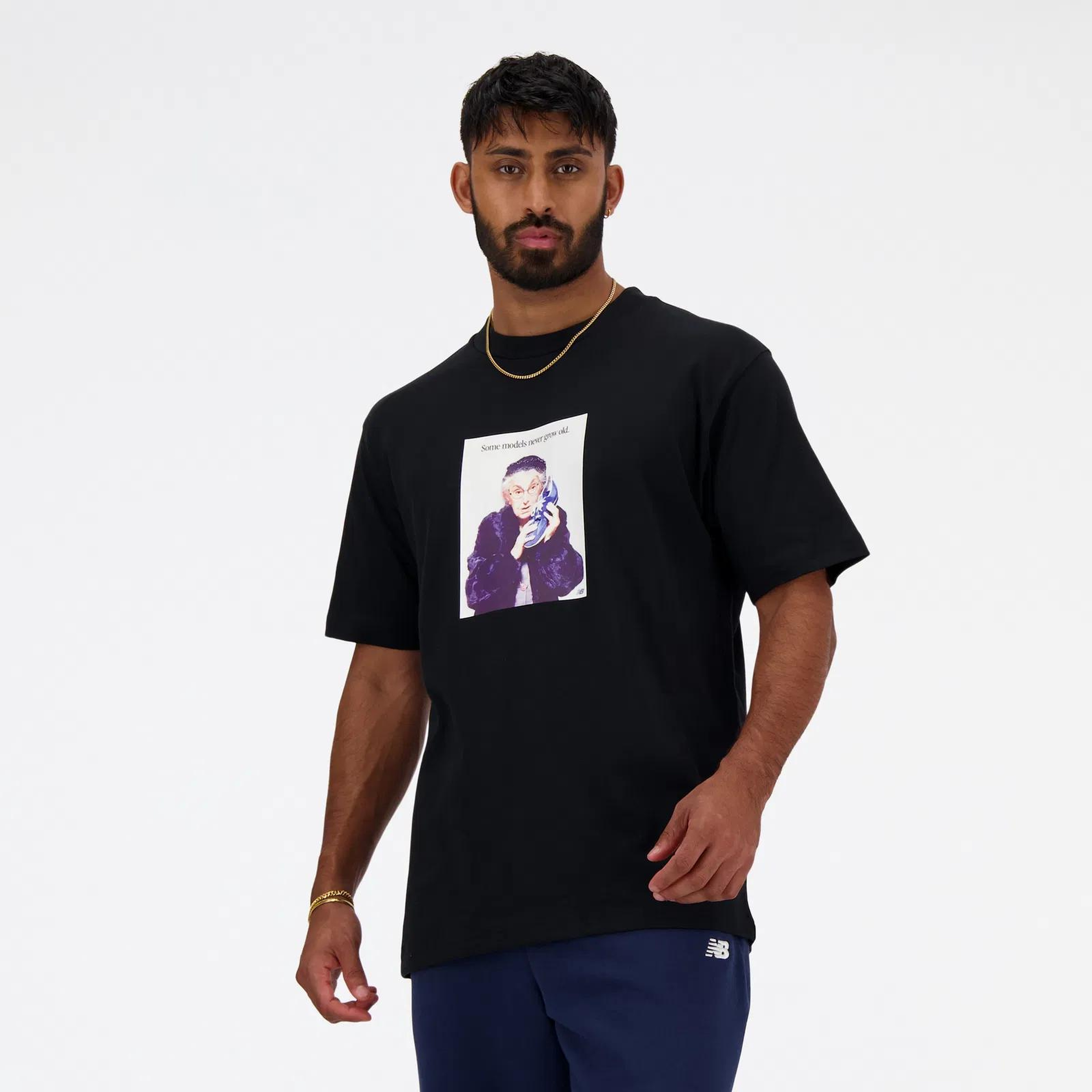 New Balance Athletics Models Never Age Erkek Siyah Günlük T-Shirt