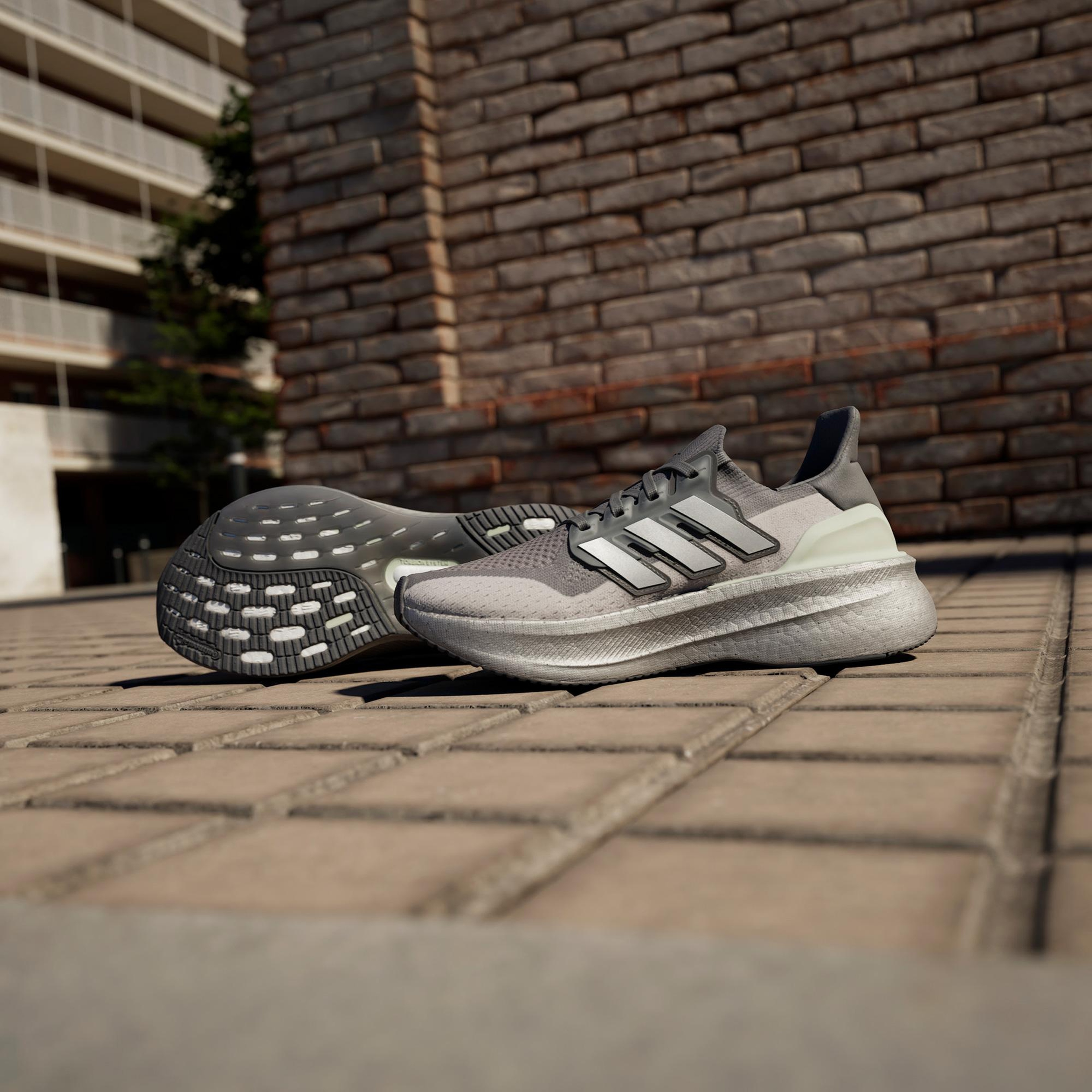 adidas Ultraboost 5 Kadın Gri Koşu Ayakkabısı