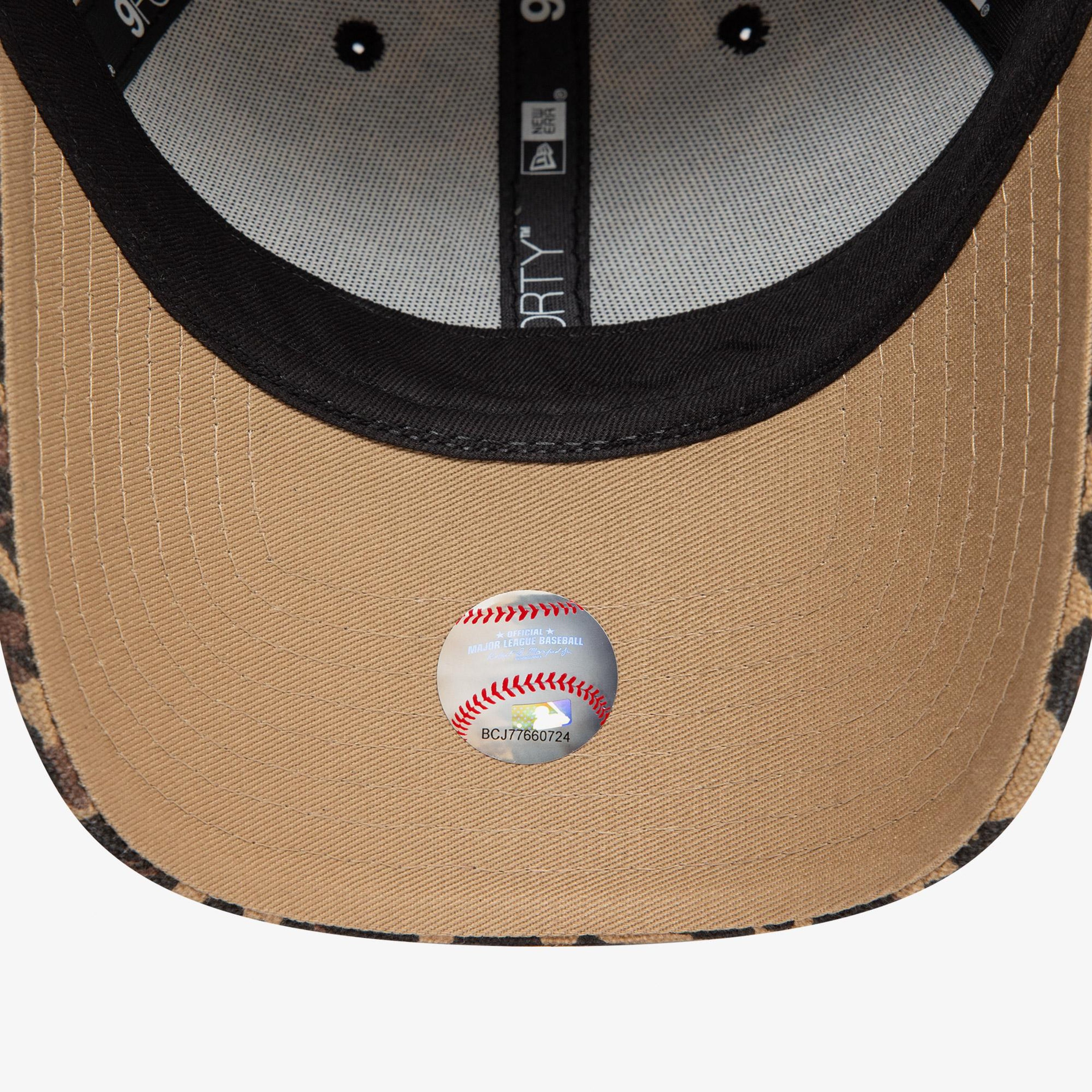 New Era 9Forty New York Yankees Leopard Kadın Kahverengi Şapka