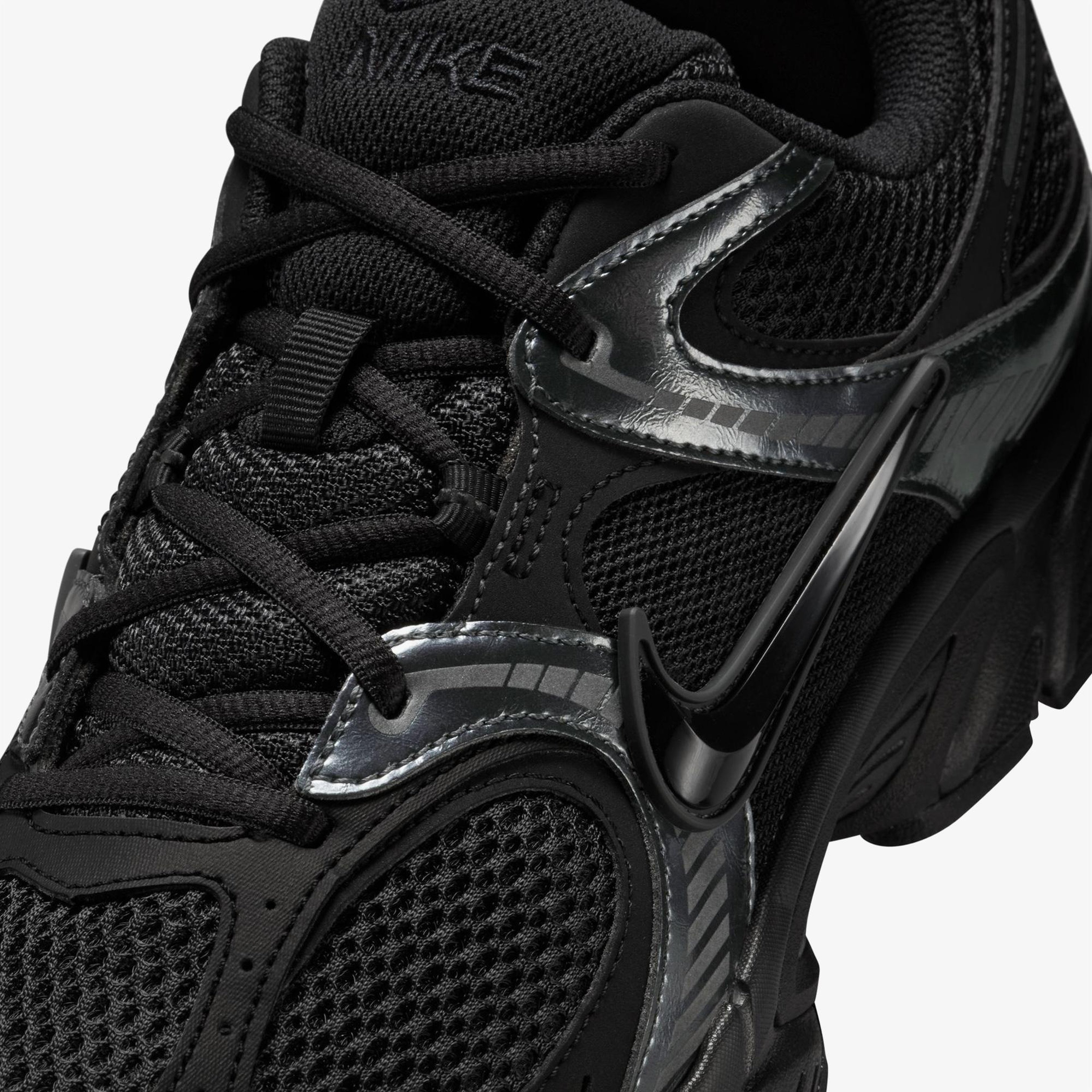 Nike V5 RNR Erkek Siyah Spor Ayakkabı