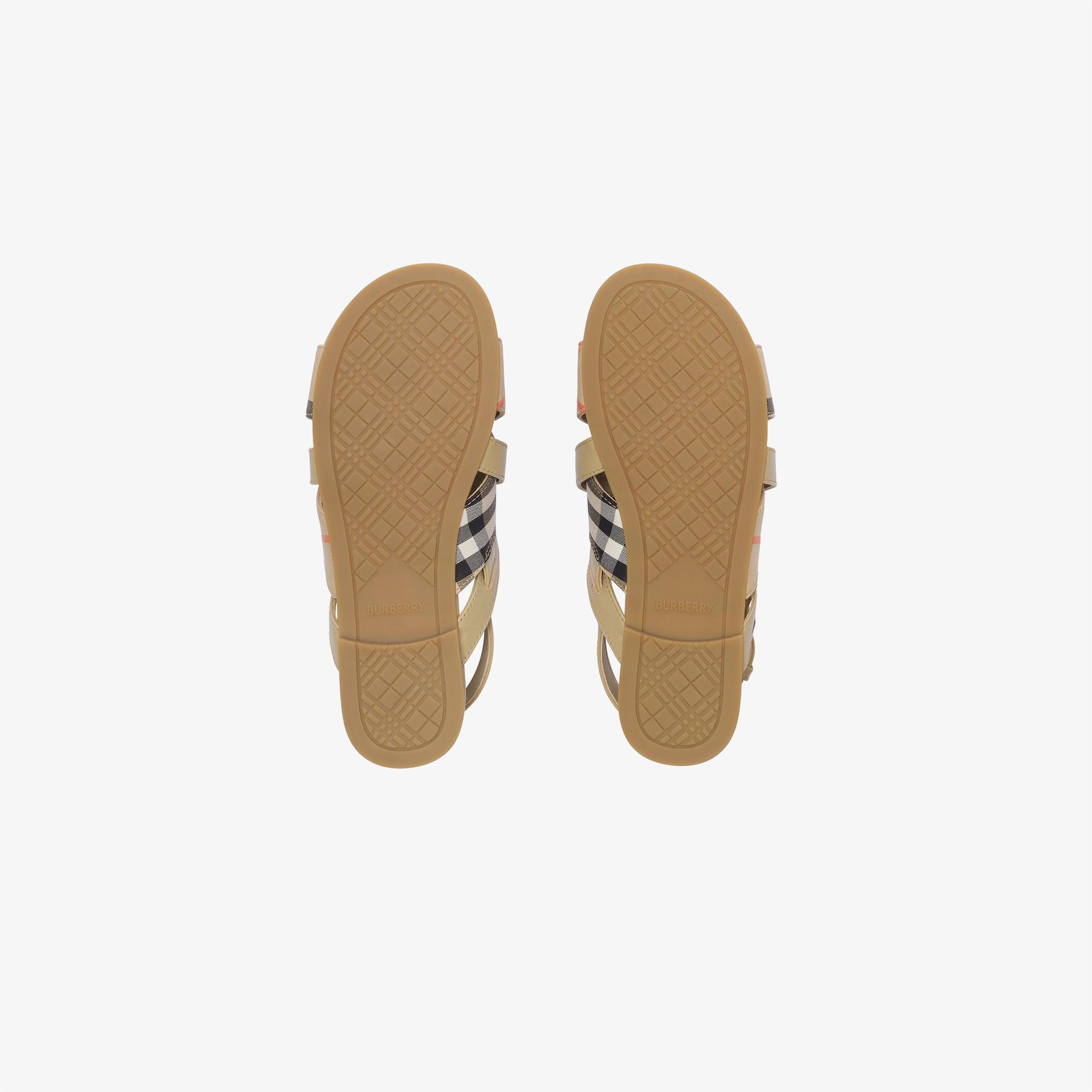 Burberry Cleo Çocuk Bej Sandalet