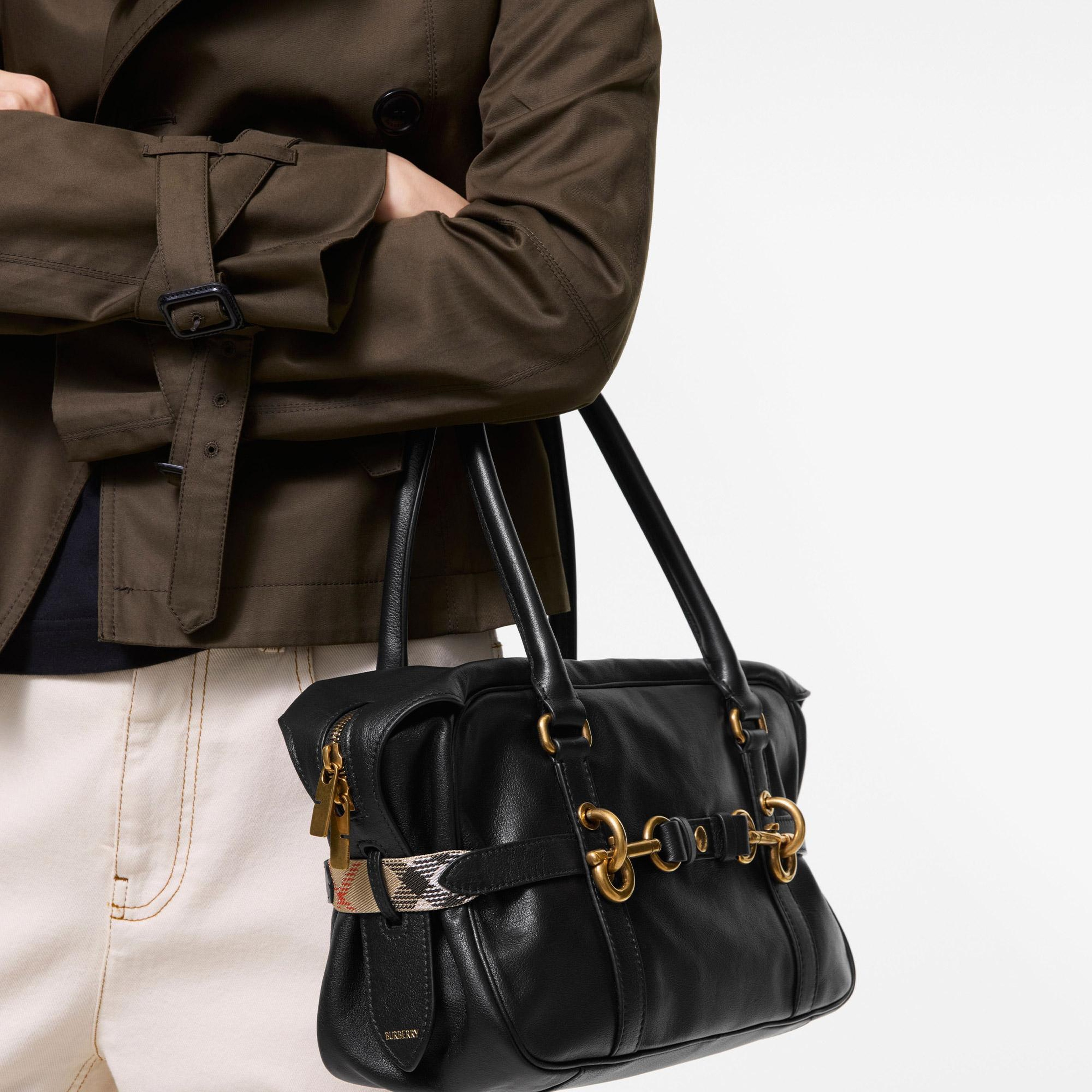 Burberry B Clip Duffle Kadın Siyah Omuz Çantası