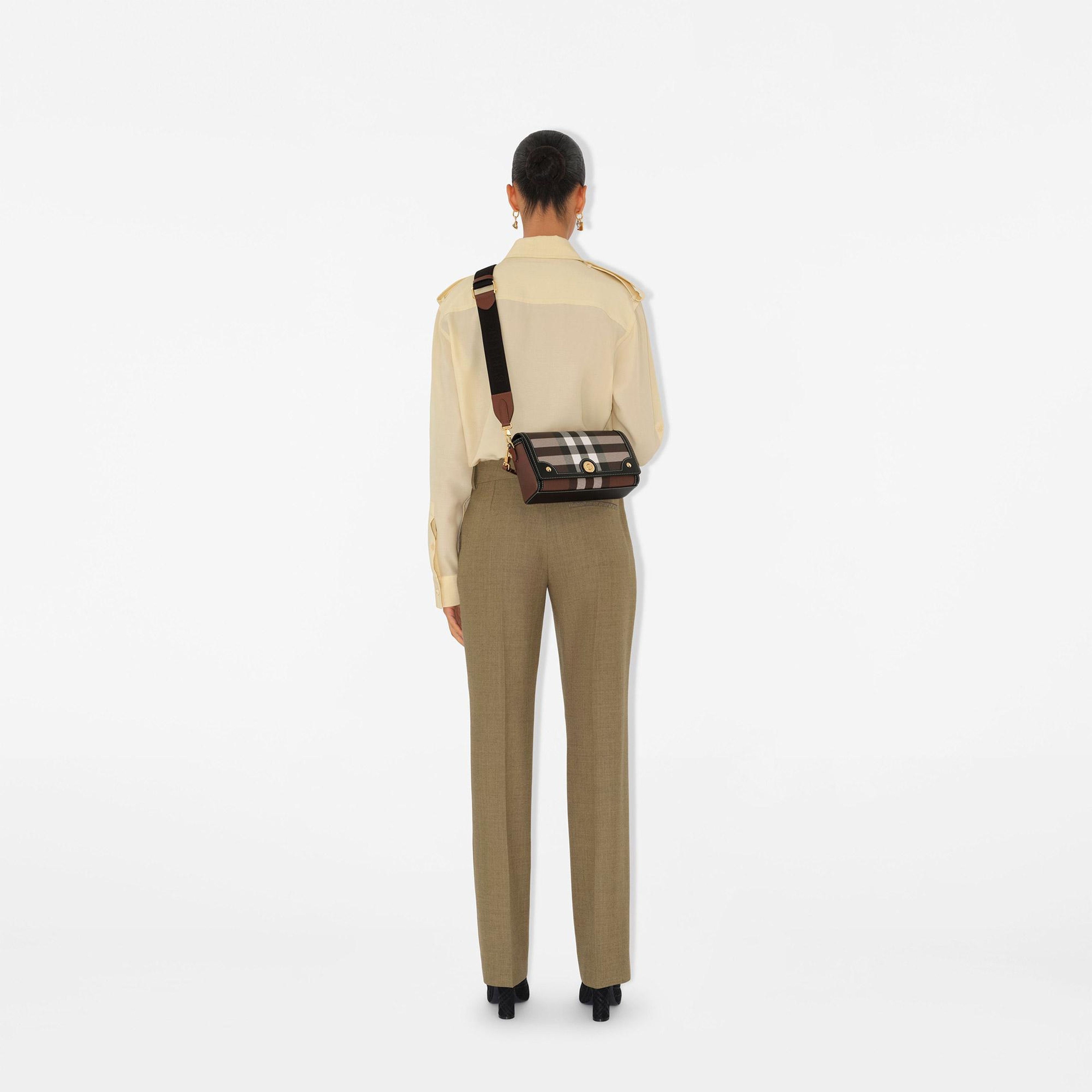 Burberry Top Handle Note Kadın Kahverengi Omuz Çantası
