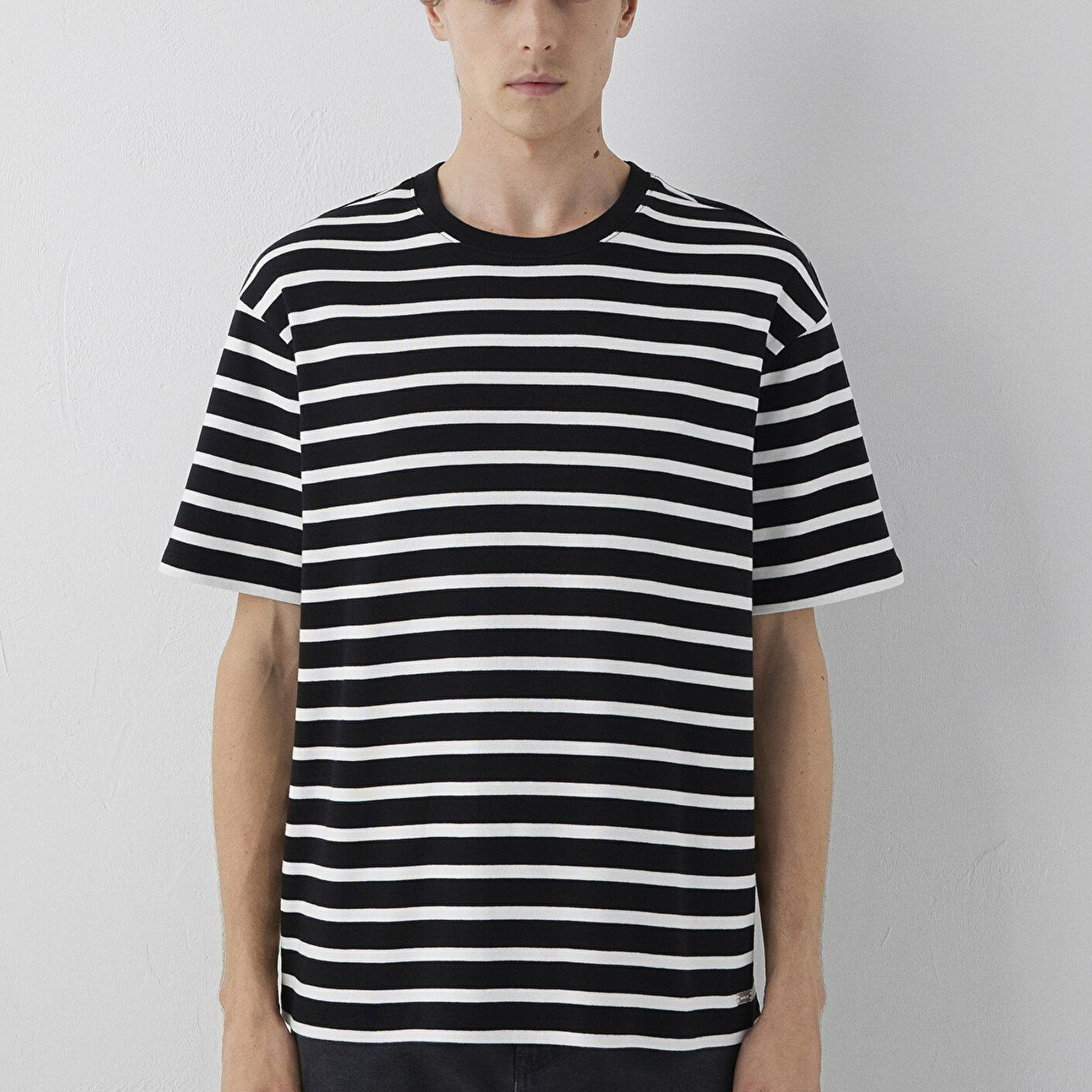 Mavi Mavi Black Ekru Çizgili Siyah Tişört Loose Fit / Bol Rahat Kesim 0612860-70057