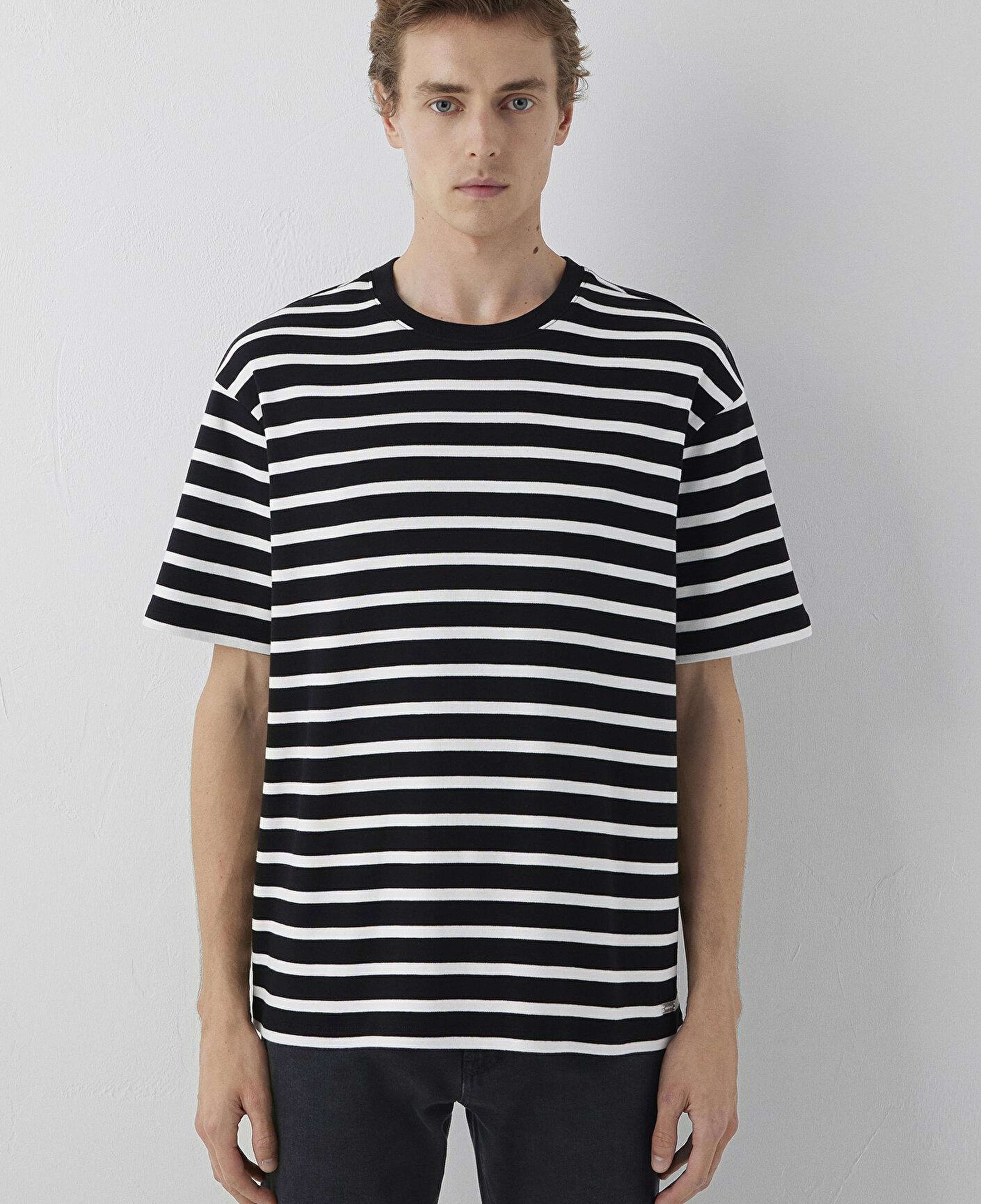 Mavi Mavi Black Ekru Çizgili Siyah Tişört Loose Fit / Bol Rahat Kesim 0612860-70057