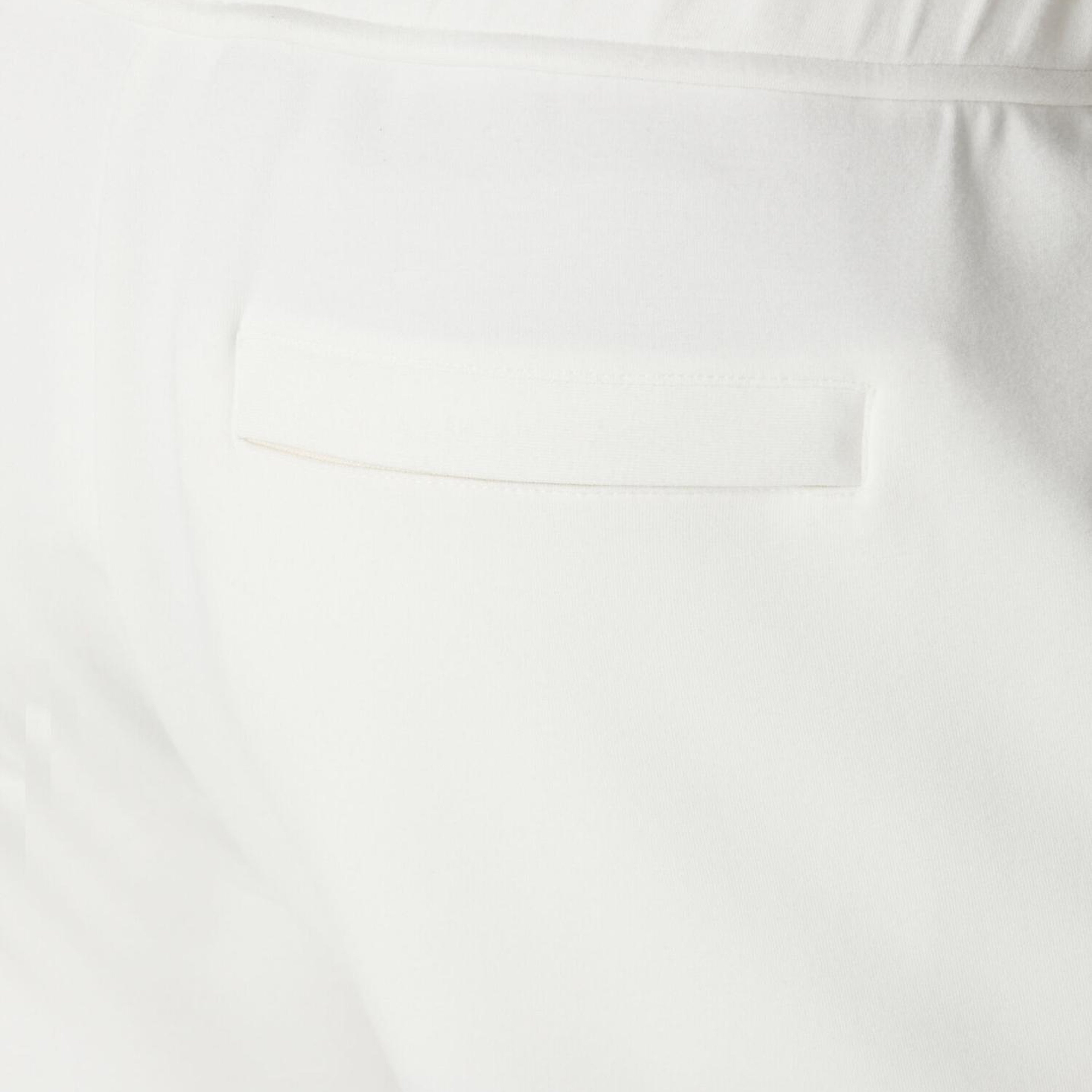 Beymen Club Erkek Kırık Beyaz Önü Dikiş Detaylı Scuba Şort Jersey