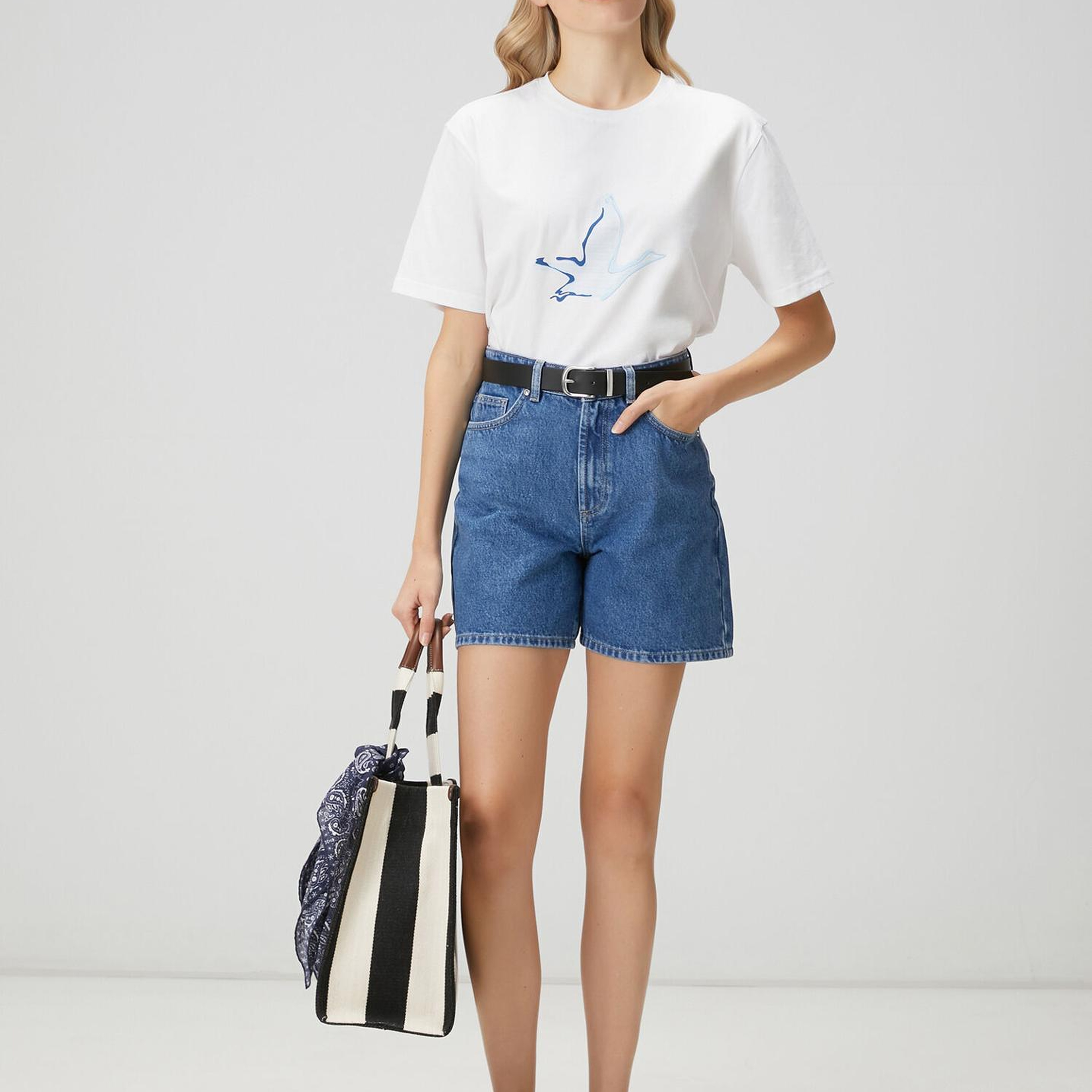 Beymen Club Kadın Kırık Beyaz Mavi Logolu T-shirt