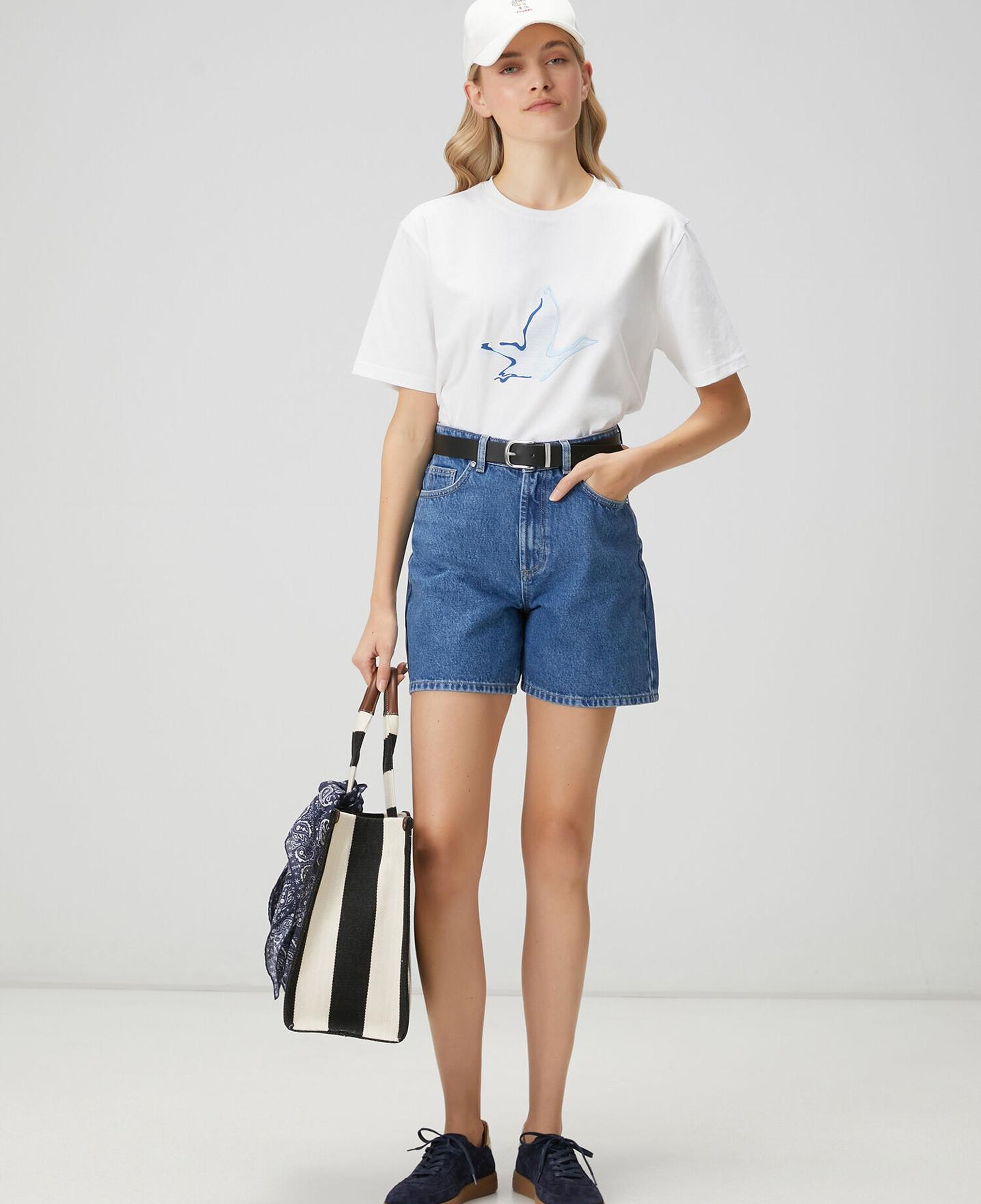 Beymen Club Kadın Kırık Beyaz Mavi Logolu T-shirt