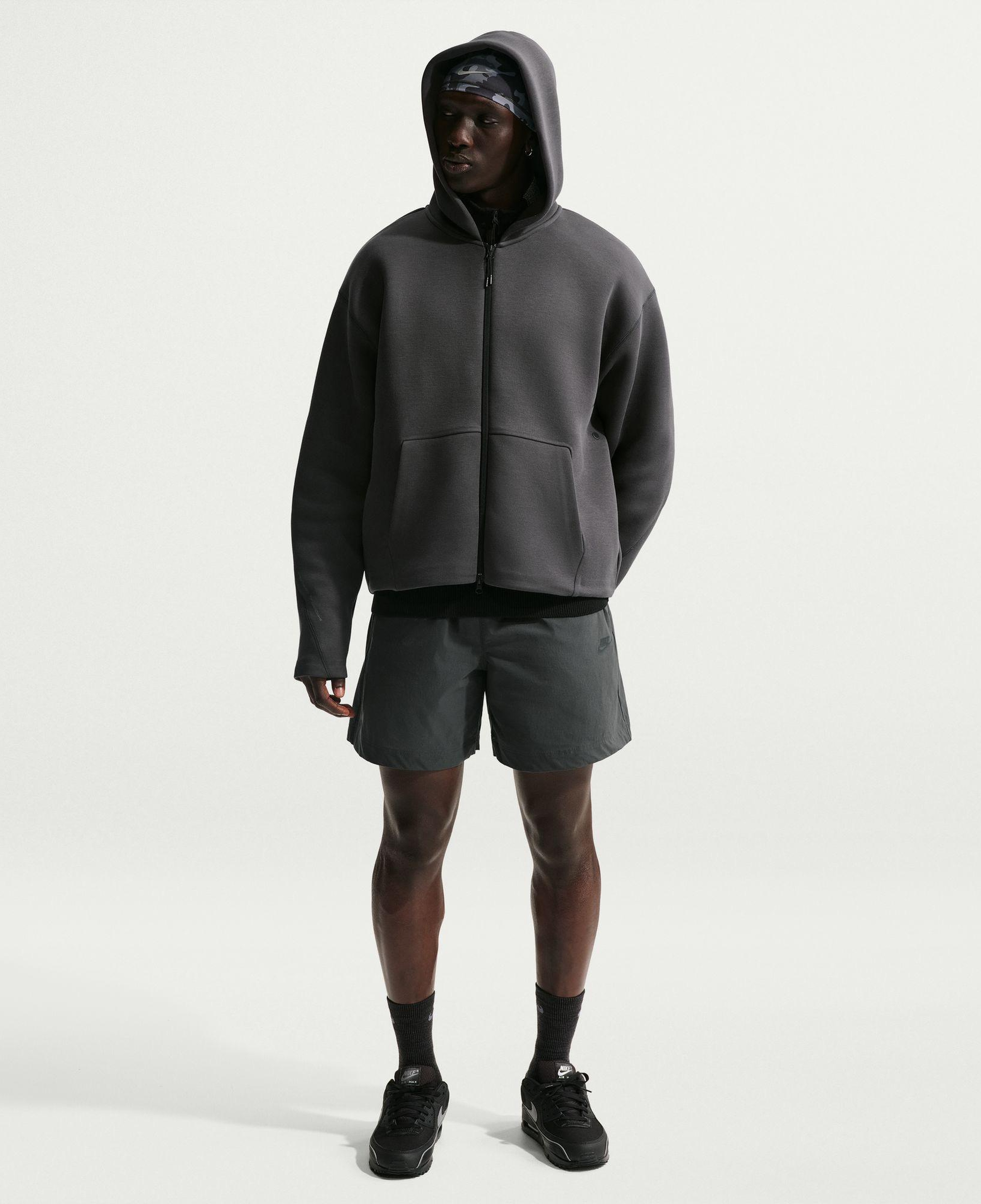 Nike Dri-Fit Tech Woven Erkek Antrasit Şort