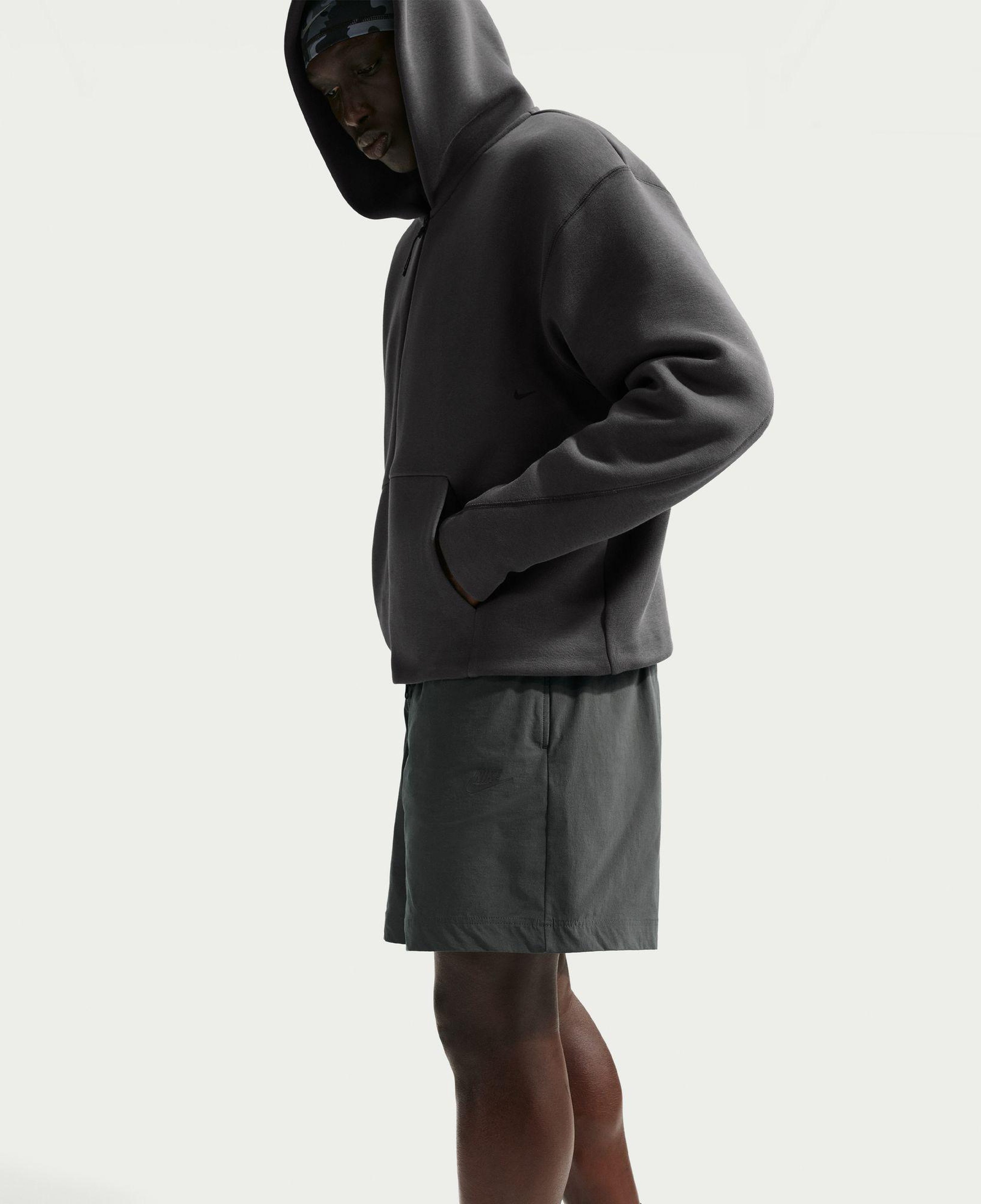 Nike Dri-Fit Tech Woven Erkek Antrasit Şort