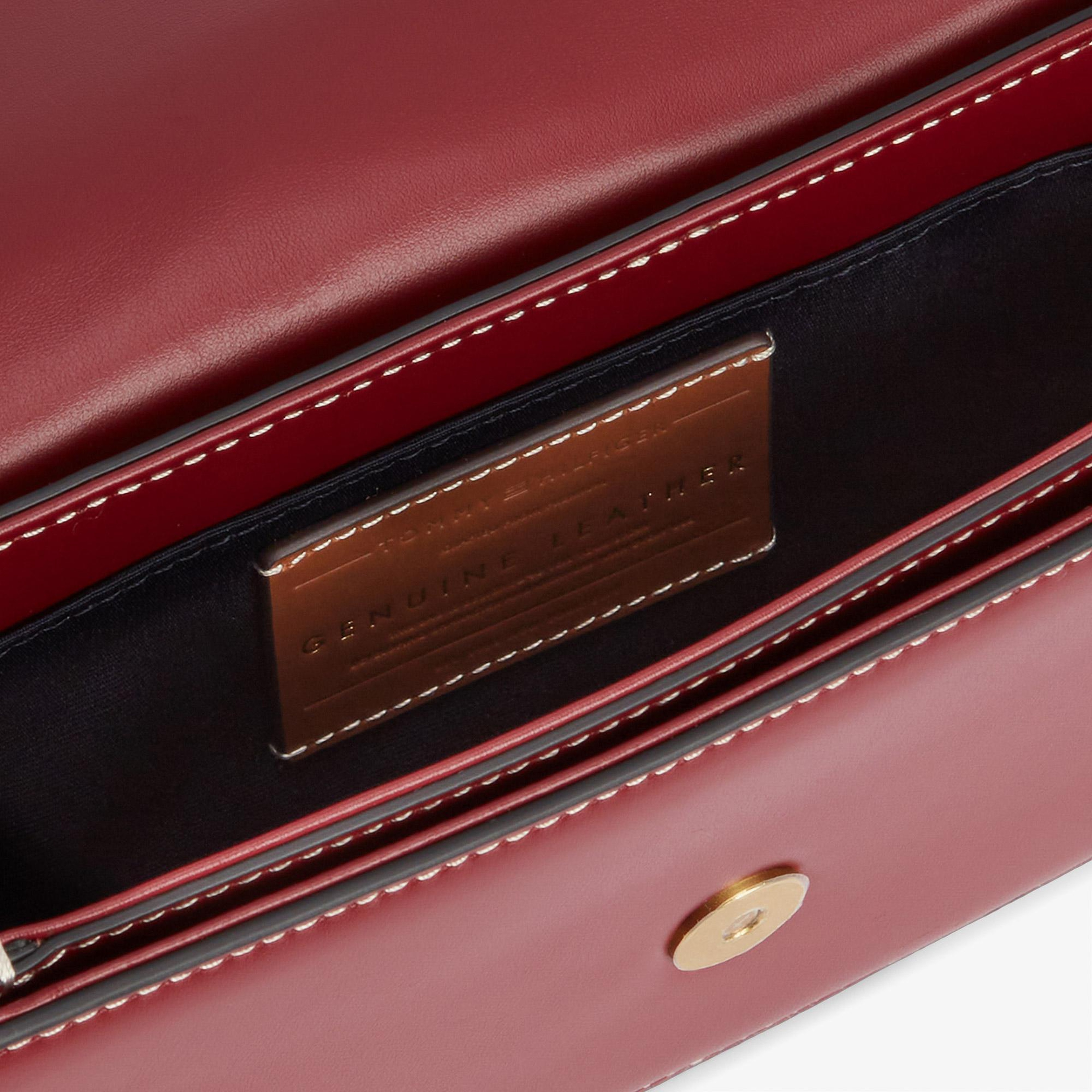 Tommy Hilfiger Script Leather Flap Crossover Kadın Kırmızı El Çantası