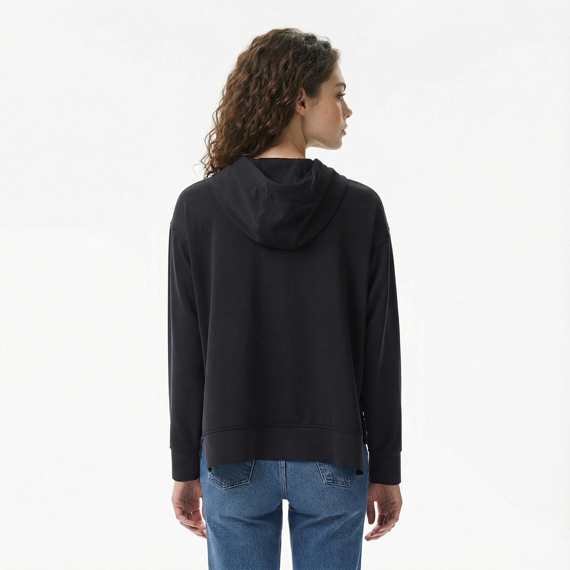 Lacoste Kadın Relaxed Fit Kapüşonlu Siyah Sweatshirt
