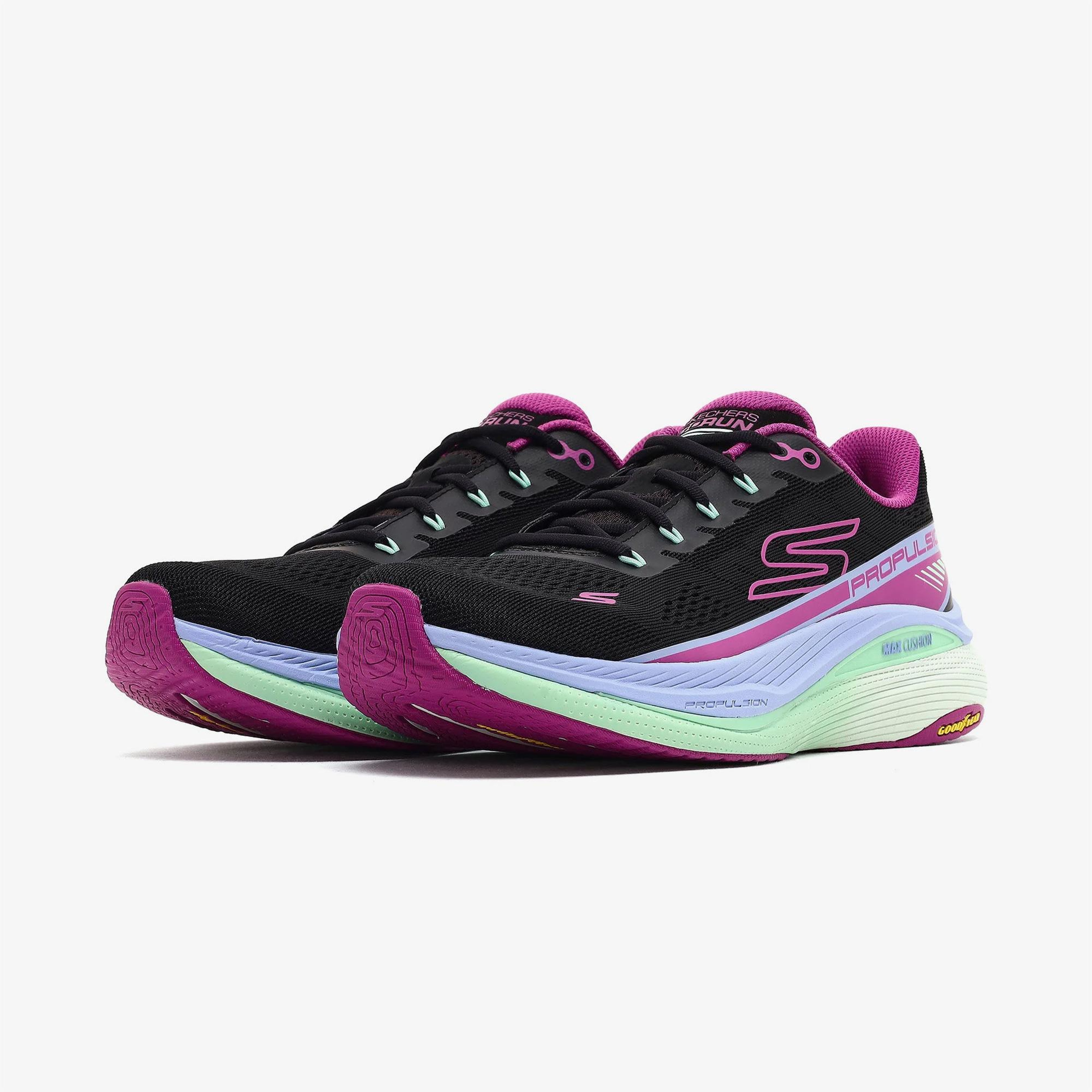 Skechers Max Cushioning Kadın Siyah Koşu Ayakkabısı