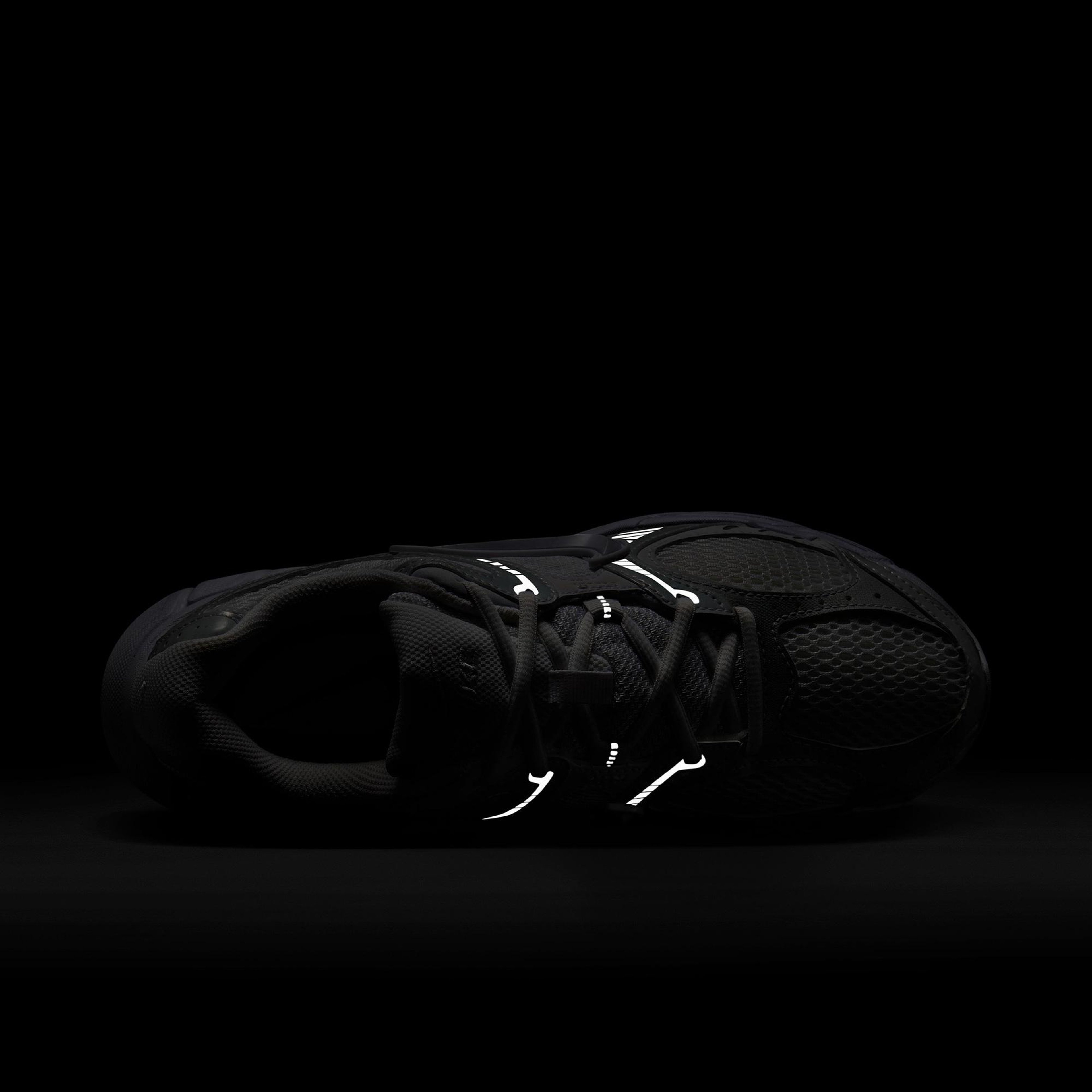 Nike V5 RNR Kadın Beyaz Spor Ayakkabı