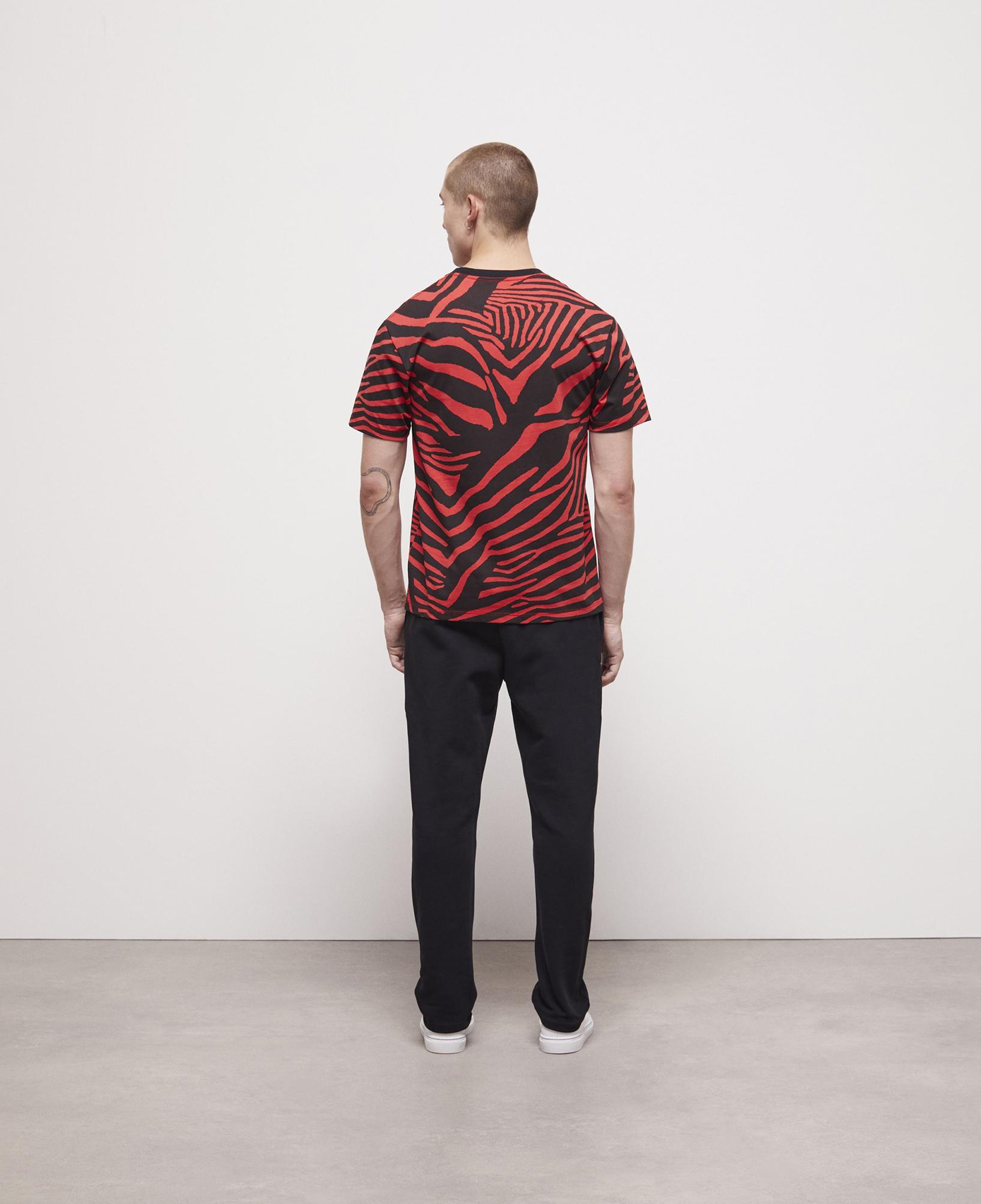 ERKEK ZEBRA DESENLİ KIRMIZI T-SHIRT