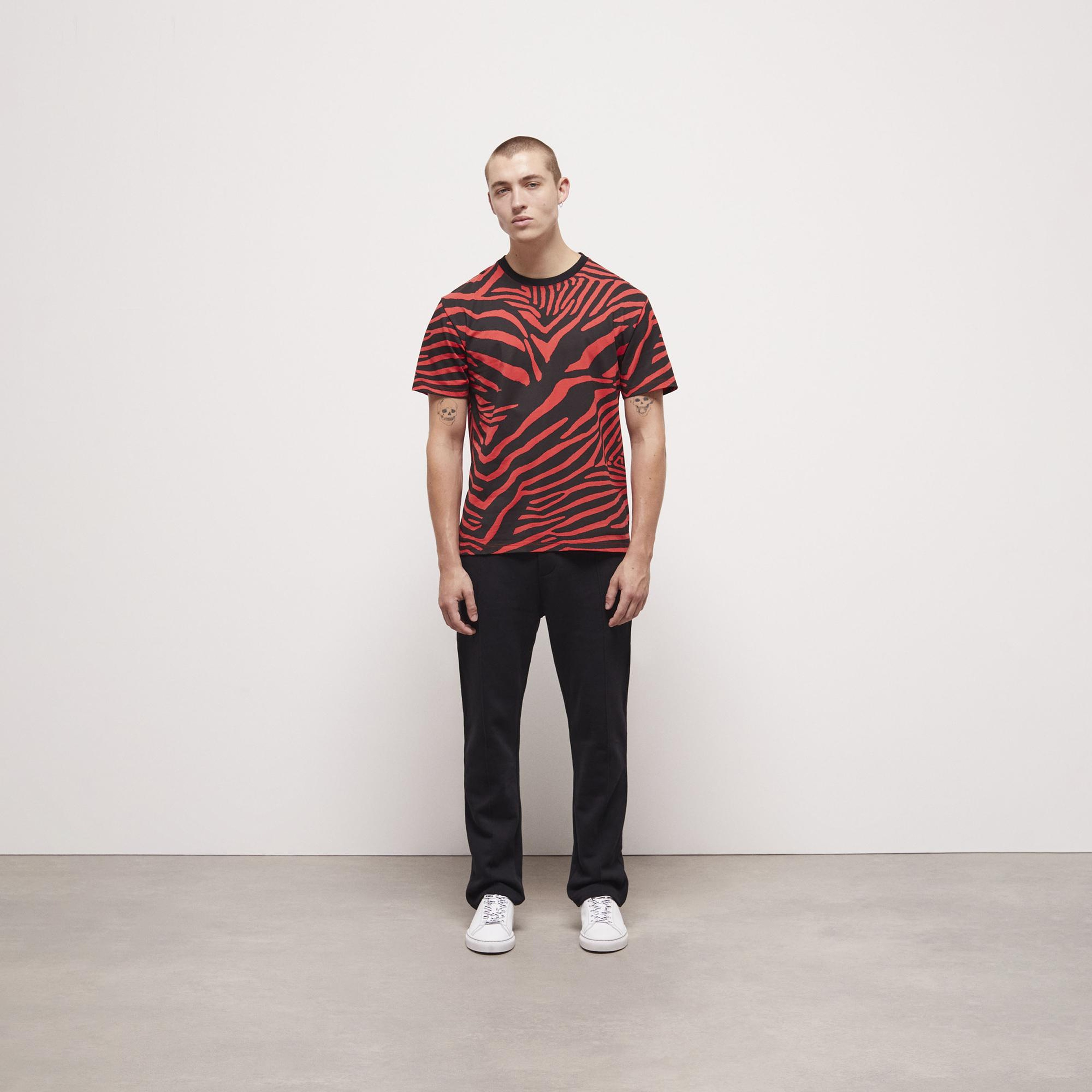 ERKEK ZEBRA DESENLİ KIRMIZI T-SHIRT