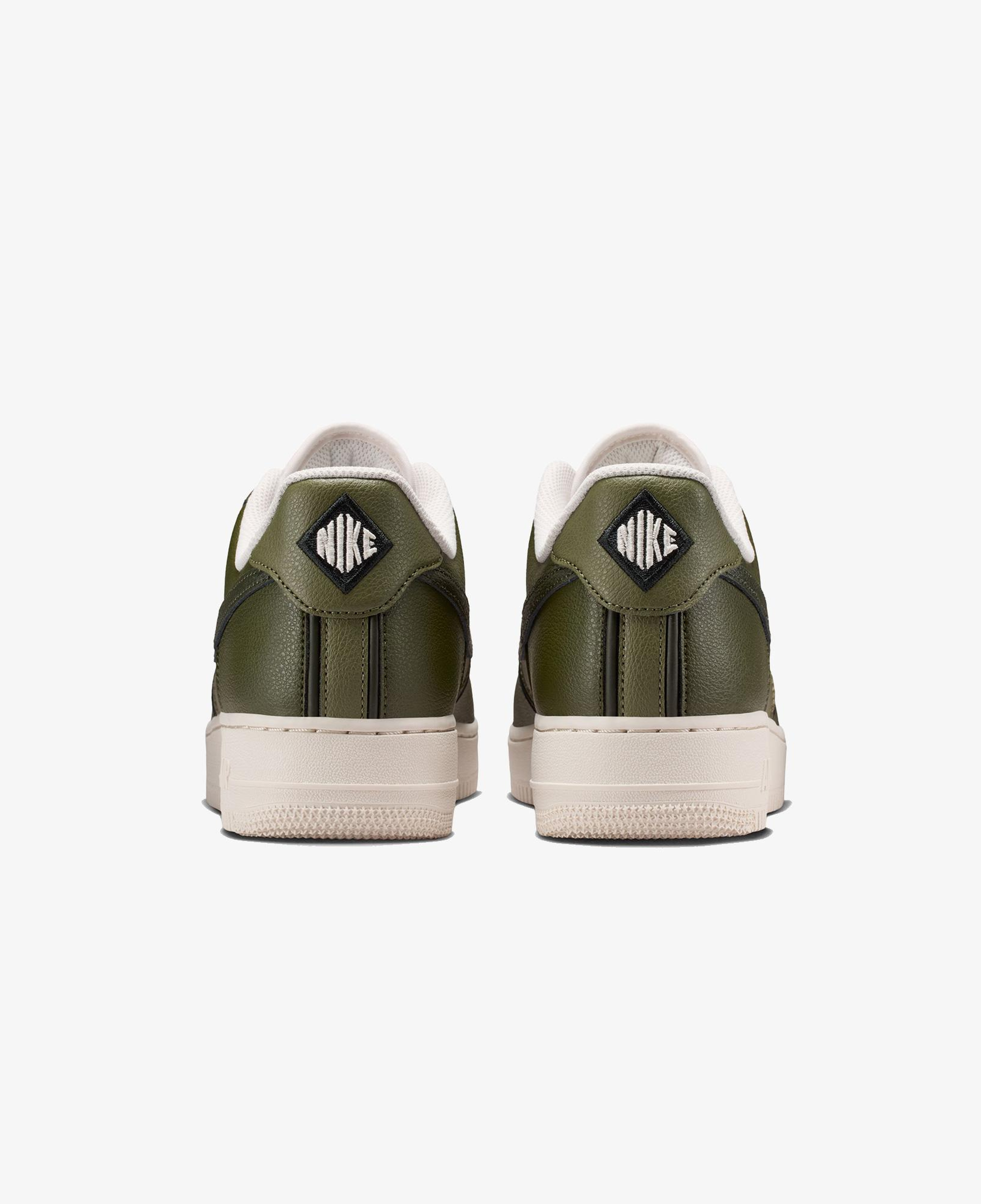 Nike Air Force 1 '07 LV8 Erkek Yeşil Spor Ayakkabı