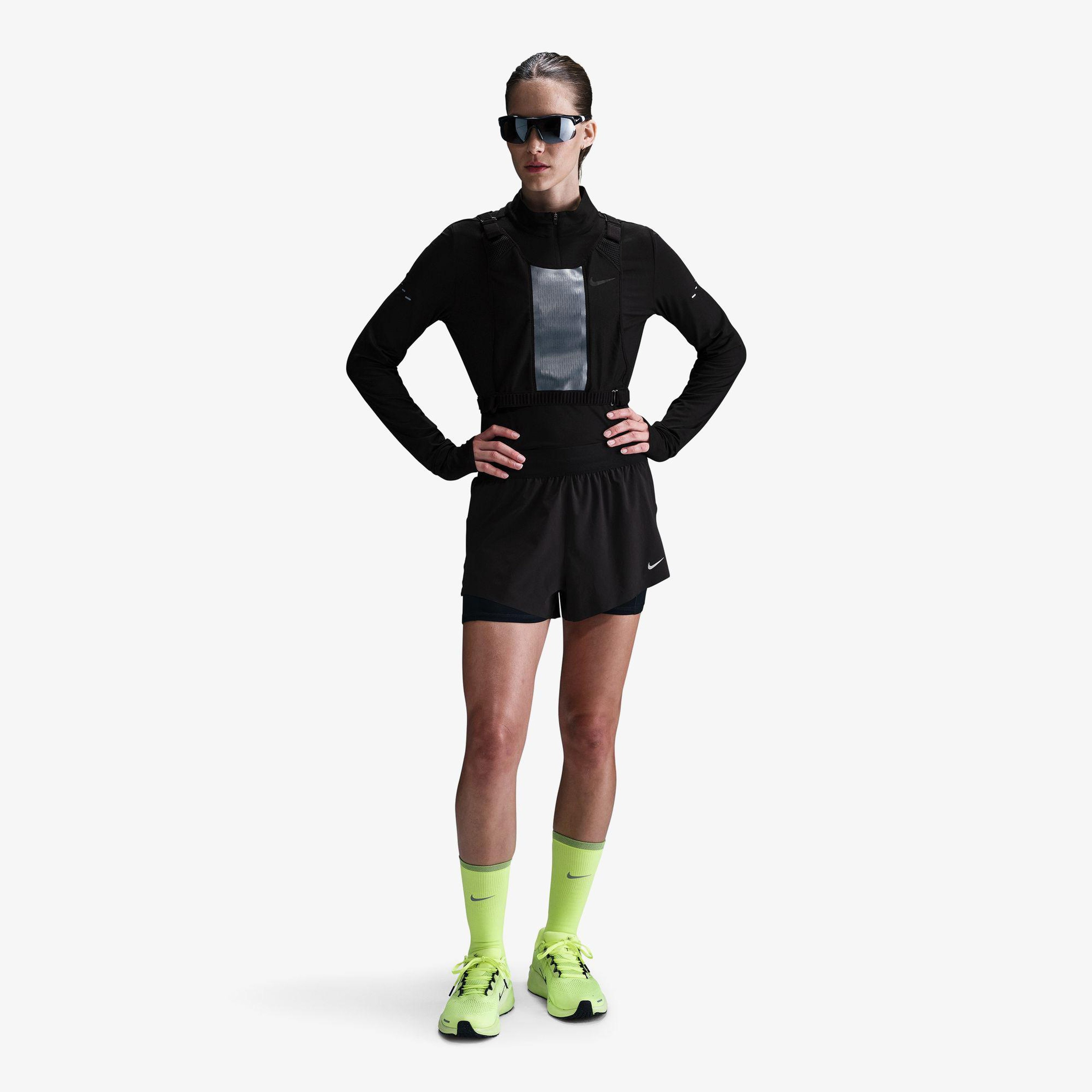 Nike Swift Dri-Fit Kadın Siyah Şort
