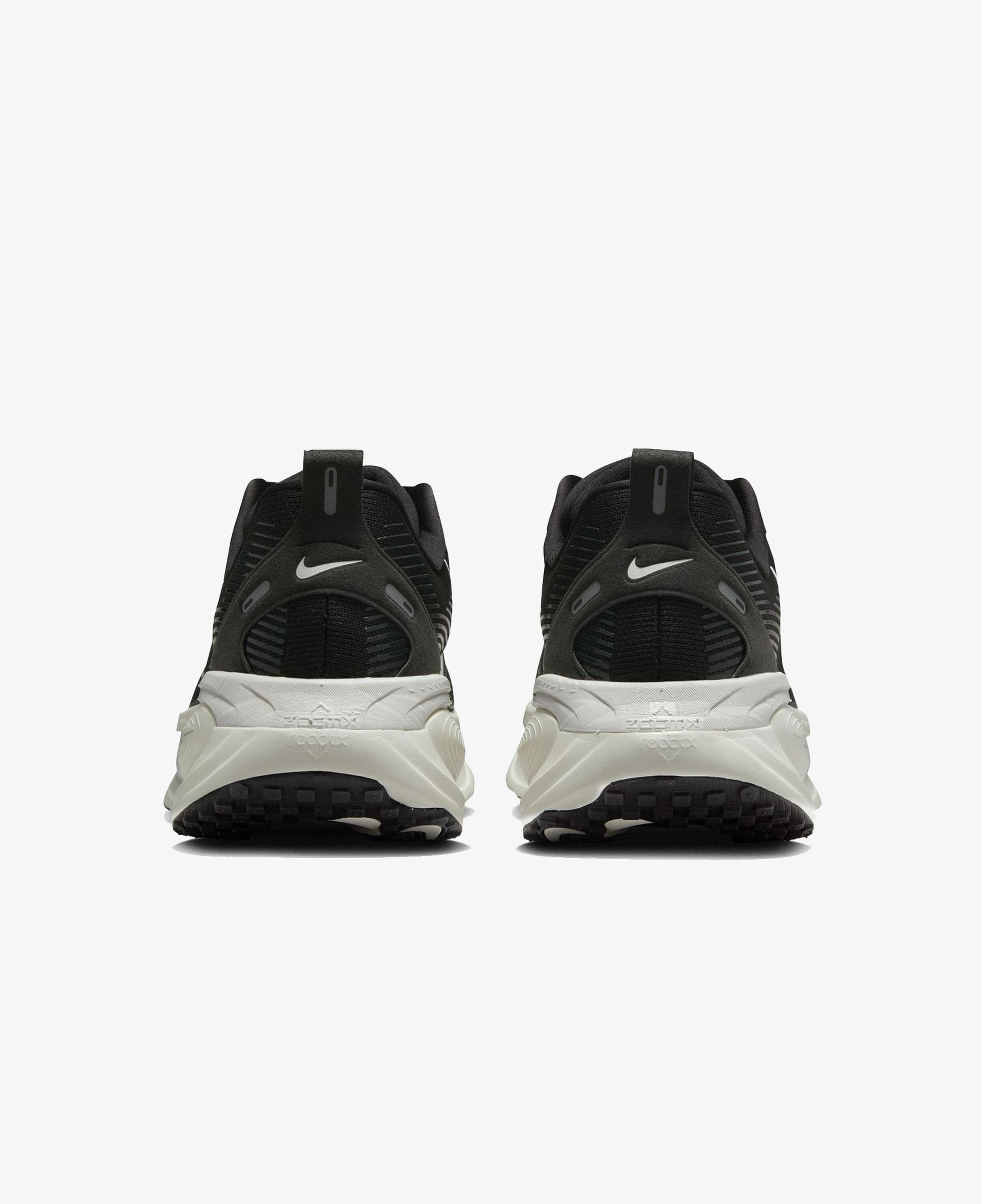 Nike Vomero 18 Erkek Siyah Koşu Ayakkabısı